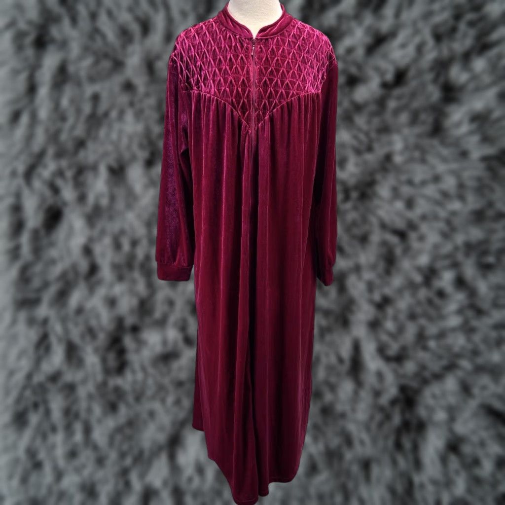Velour The Vermont Country Store Long Velour Robe Sz M Quilted Yoke Zip House Dress Magenta Size M / US 6-8 / IT 42-44 - 1 Thumbnail