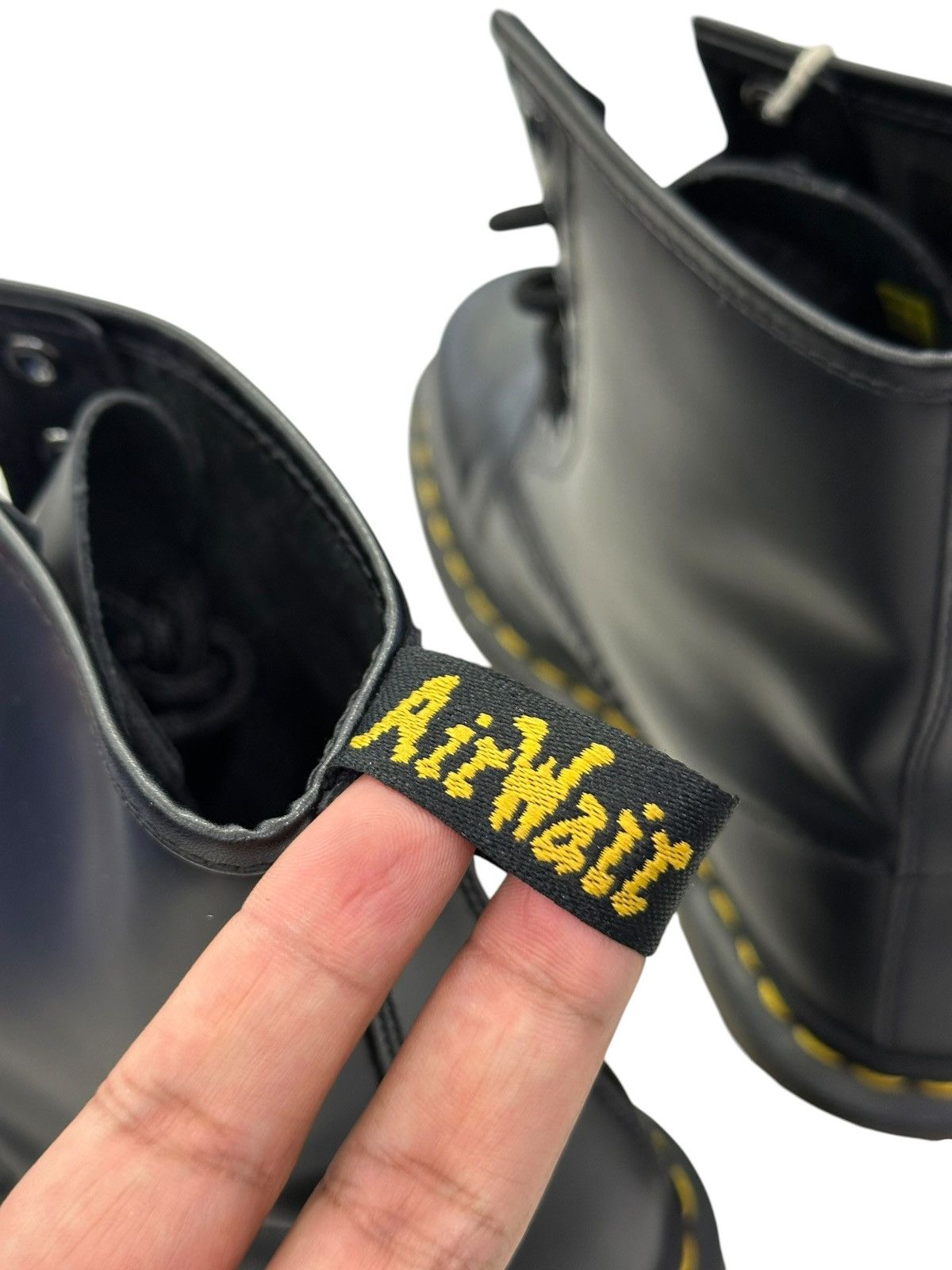 Dr. Martens Dr. Martens 1460 Smooth Leather Lace Up Boot Size 6US Size US 6 / EU 39 - 6 Thumbnail