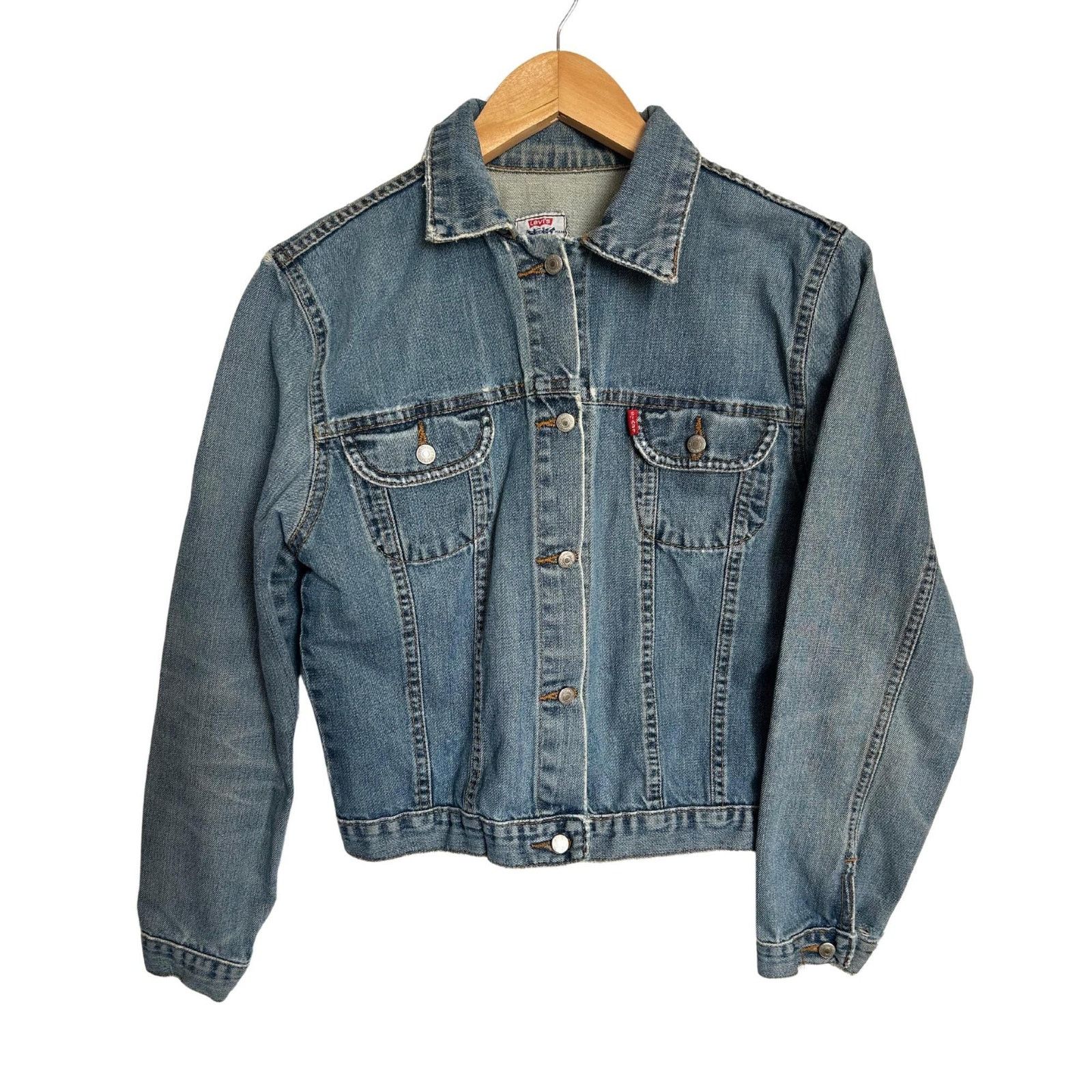 Levi's Levi's Cropped Denim Jacket M - Light Wash Red Tab Vintage Size US M / EU 48-50 / 2 - 1 Thumbnail