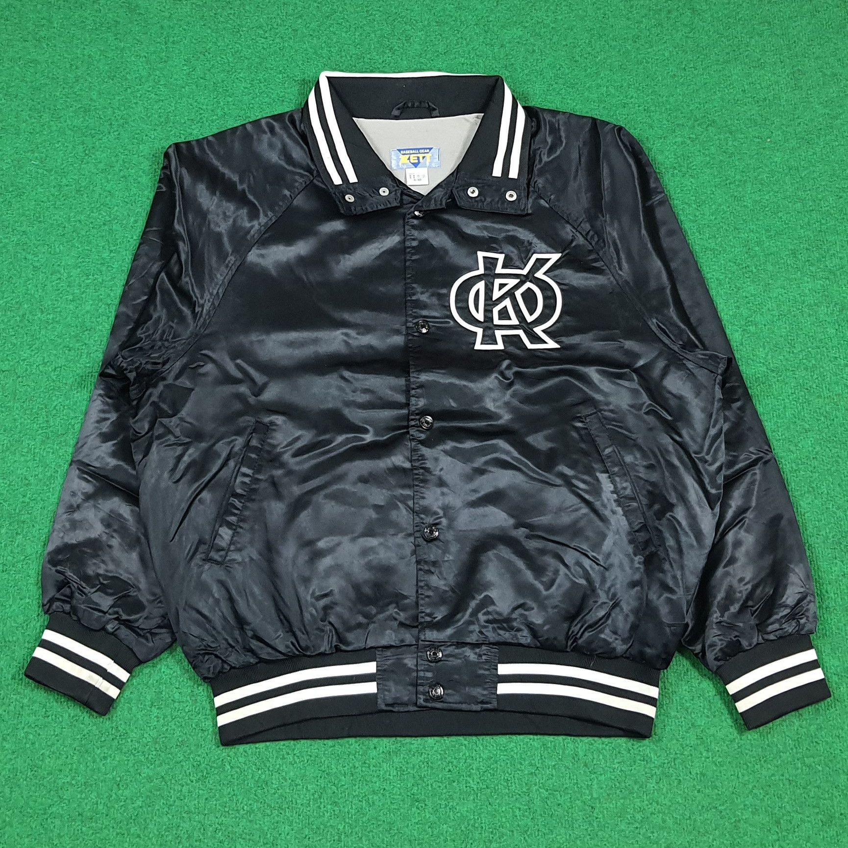 MLB Vintage Baseball Varsity Jacket Satin Bomber Retro C290N24 Size US XL / EU 56 / 4 - 1 Thumbnail