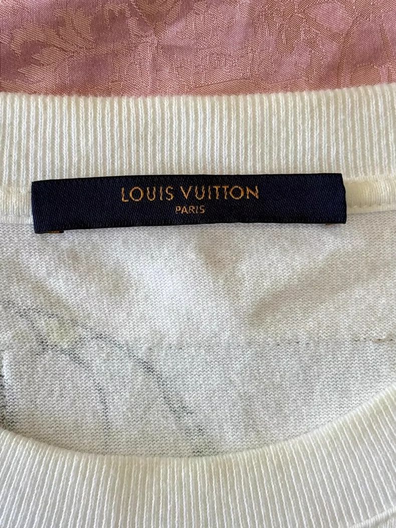 Louis Vuitton LOUIS VUITTON Cartoon printed short sleeve T-shirt Size US XL / EU 56 / 4 - 8 Thumbnail