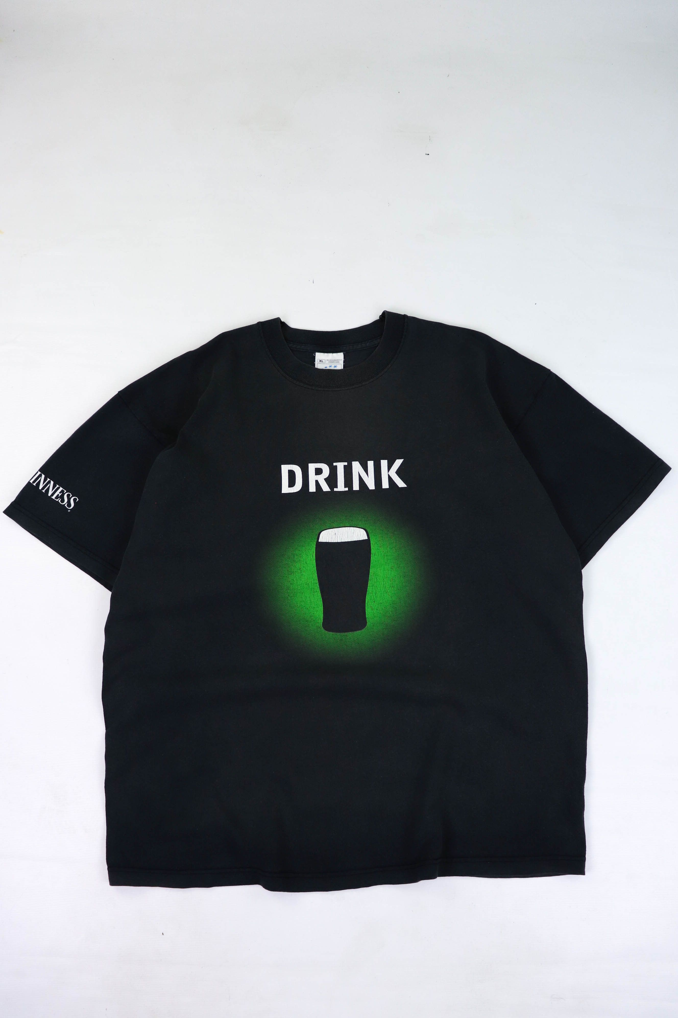 Vintage Guinness 00s Vintage Distressed Sun Faded Graphics T-shirt Size US XL / EU 56 / 4 - 1 Thumbnail