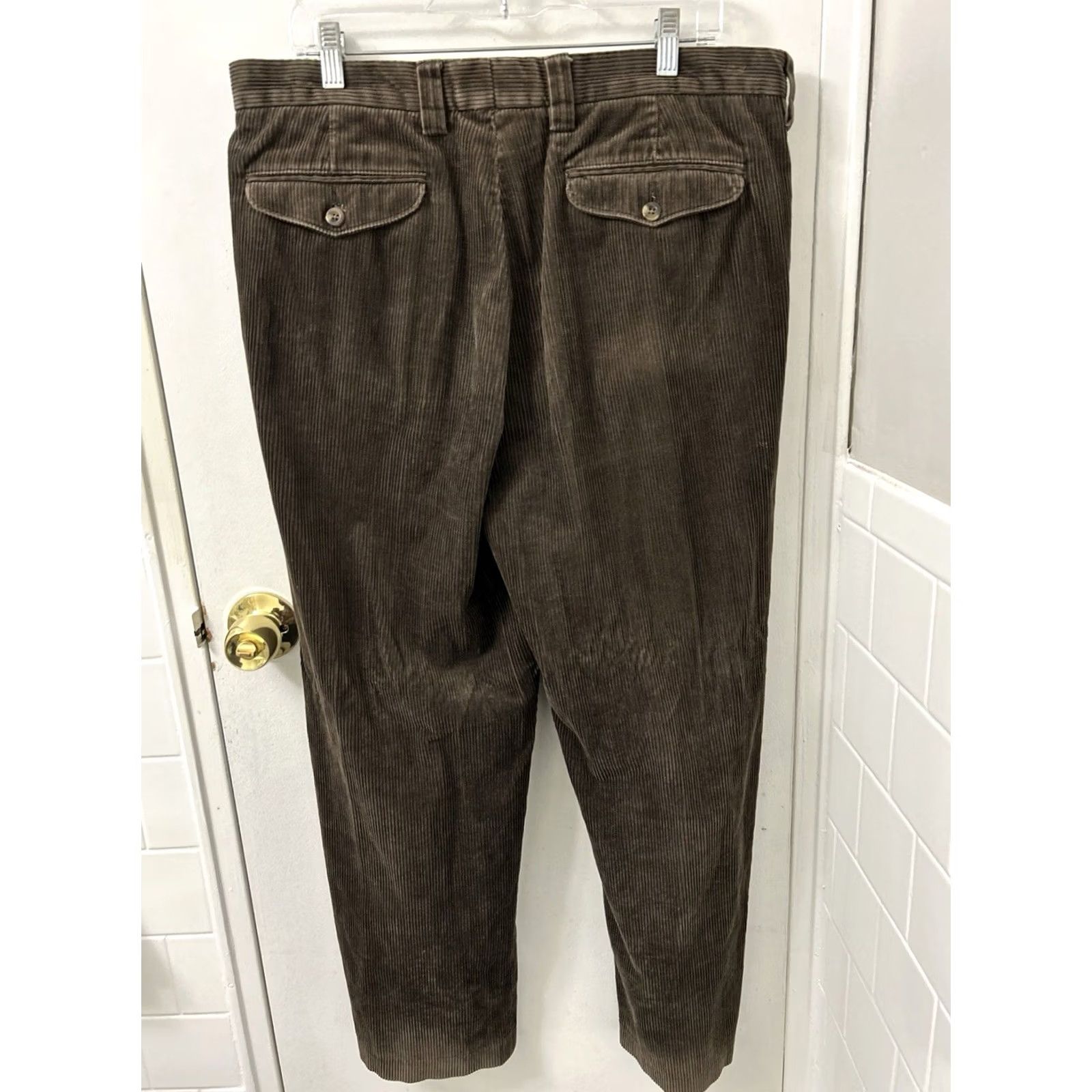 Vintage L.L. Bean Corduroy Pants Mens 36x30 Brown Pleated Relaxed Fit Trousers Pants Shirt? Size US 36 / EU 52 - 6 Thumbnail