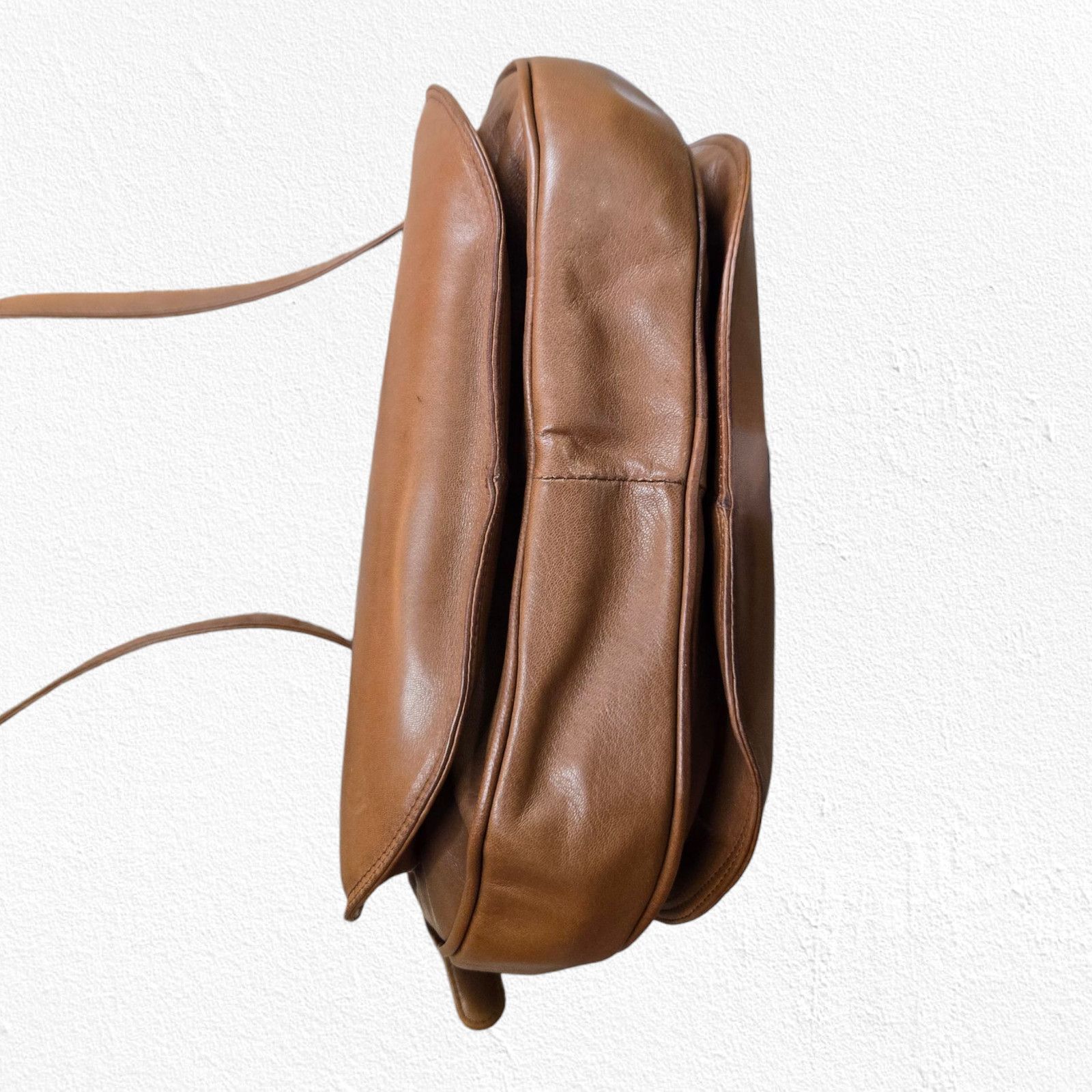 Vintage 1980s Vintage Cognac Brown Leather Hudson's Crossbody Size ONE SIZE - 11 Thumbnail