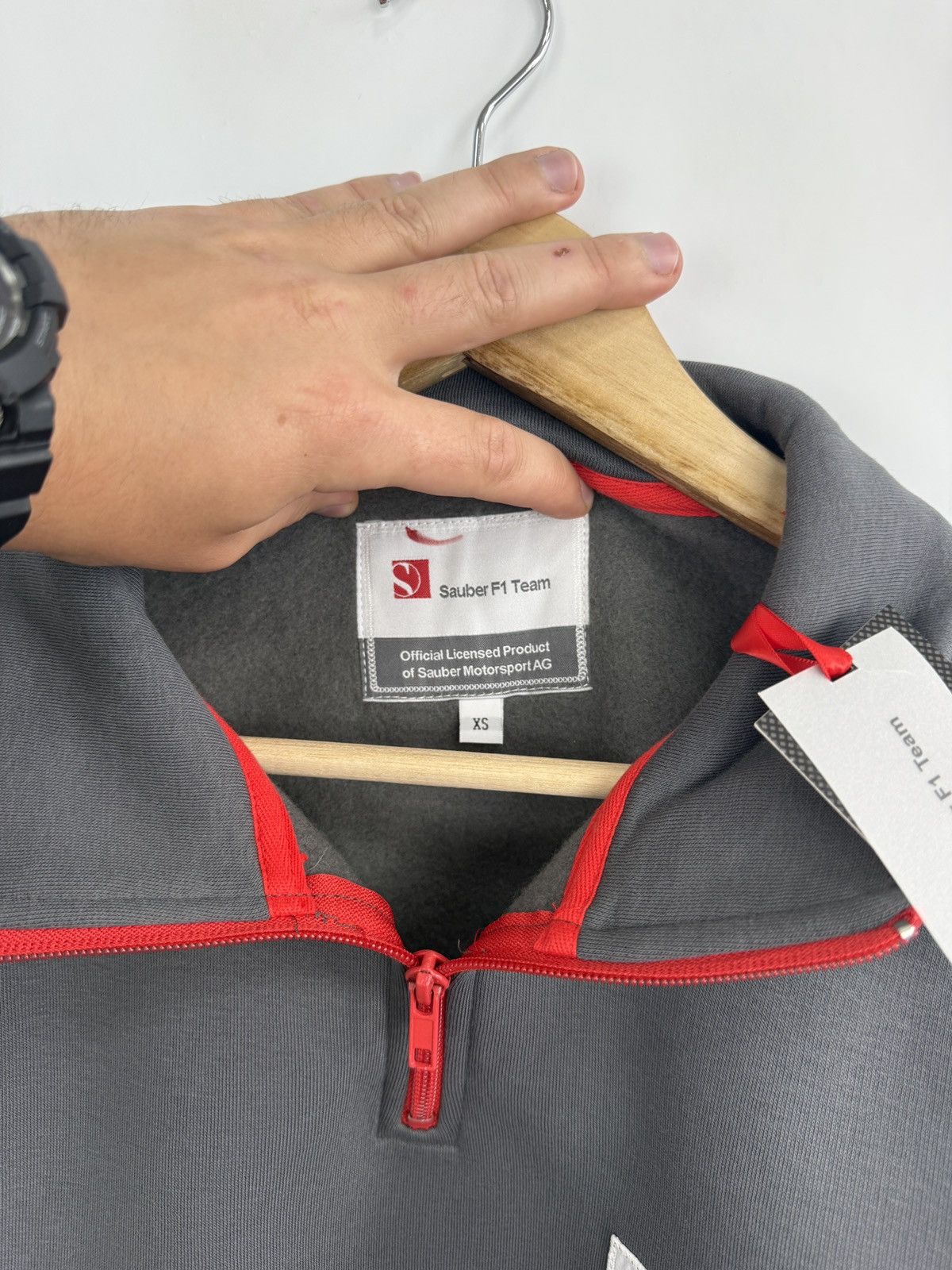 Formula 1 ❗️NWT 🇨🇭 Sauber F1 Team NEC Formula 1 Pirelli Zip Sweatshirt Size US S / EU 44-46 / 1 - 7 Thumbnail