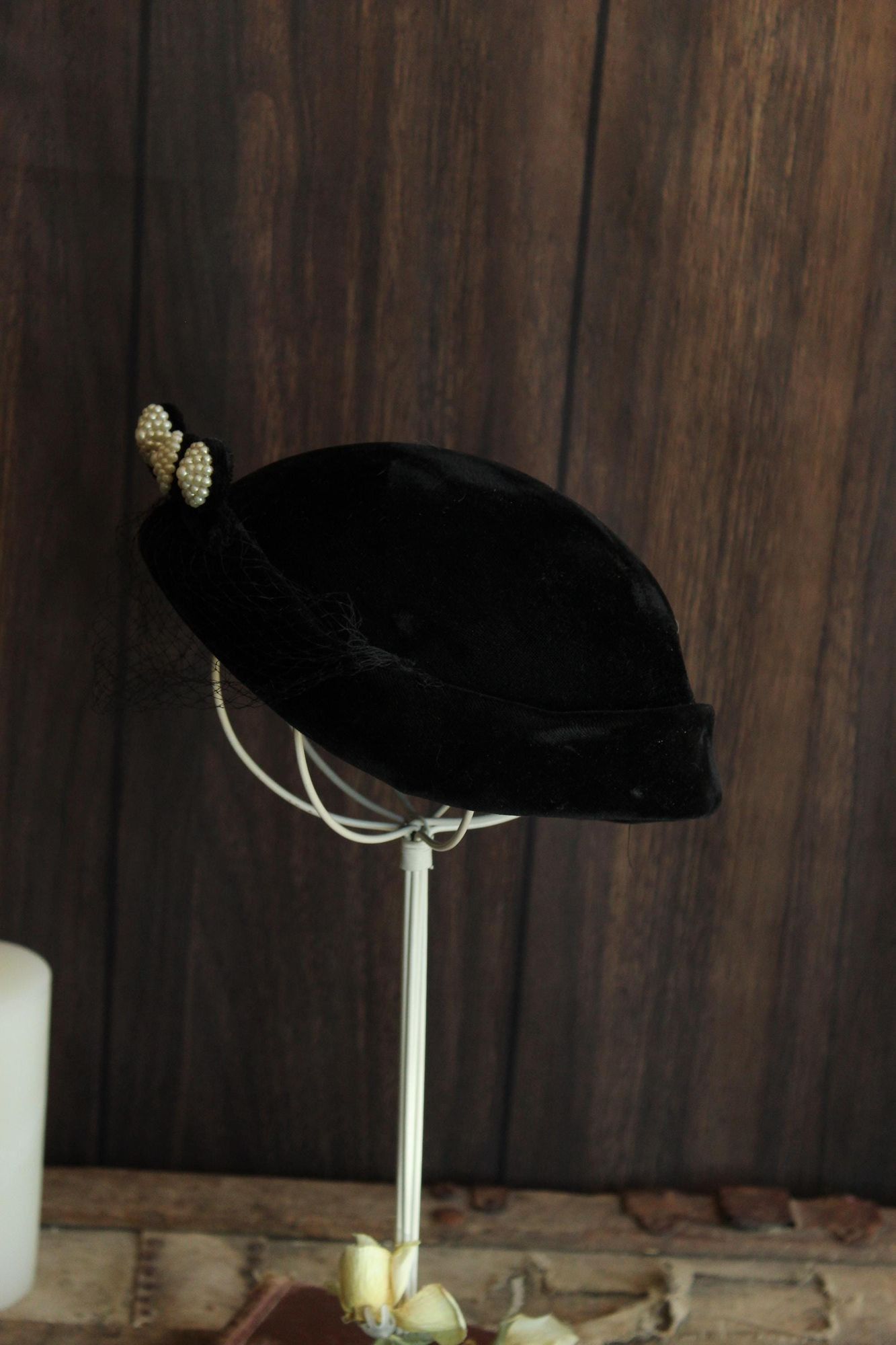 Vintage Vintage 1940s Hat, Black Small Topper with Birdcage Veil and Size ONE SIZE - 5 Thumbnail