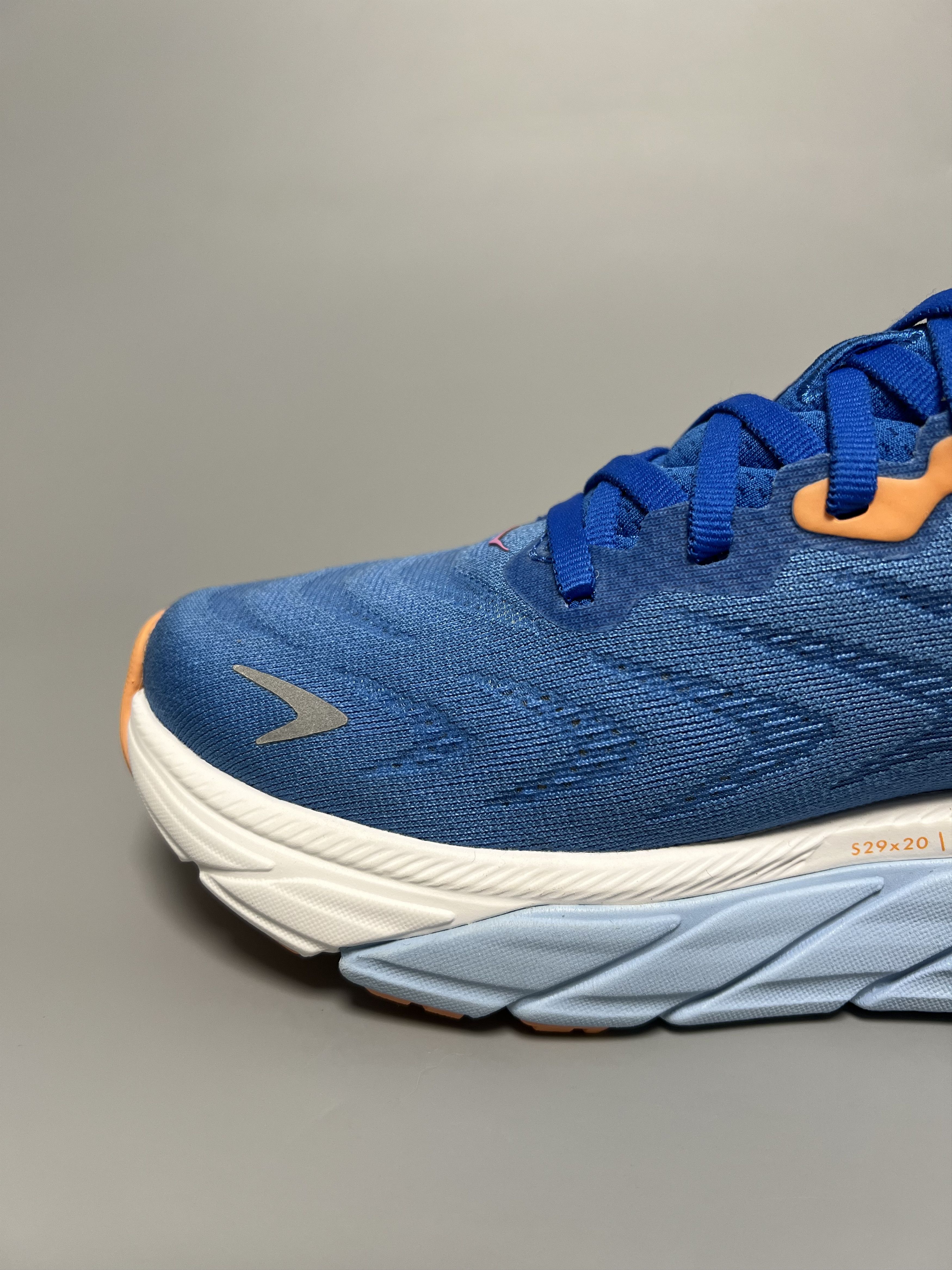 Hoka 7B Hoka One One Arahi 6 Running Shoes 1123195-AACS Size US 7 / IT 37 - 10 Thumbnail