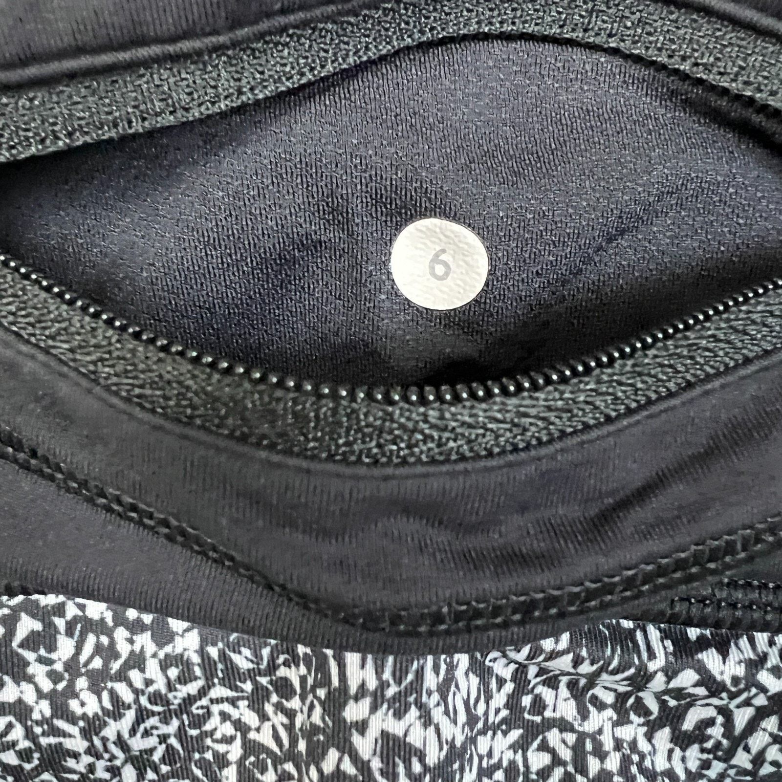 Lululemon Lululemon Pace Tight Flashback Static White Athletic Legging Size 28" / US 6 / IT 42 - 8 Thumbnail