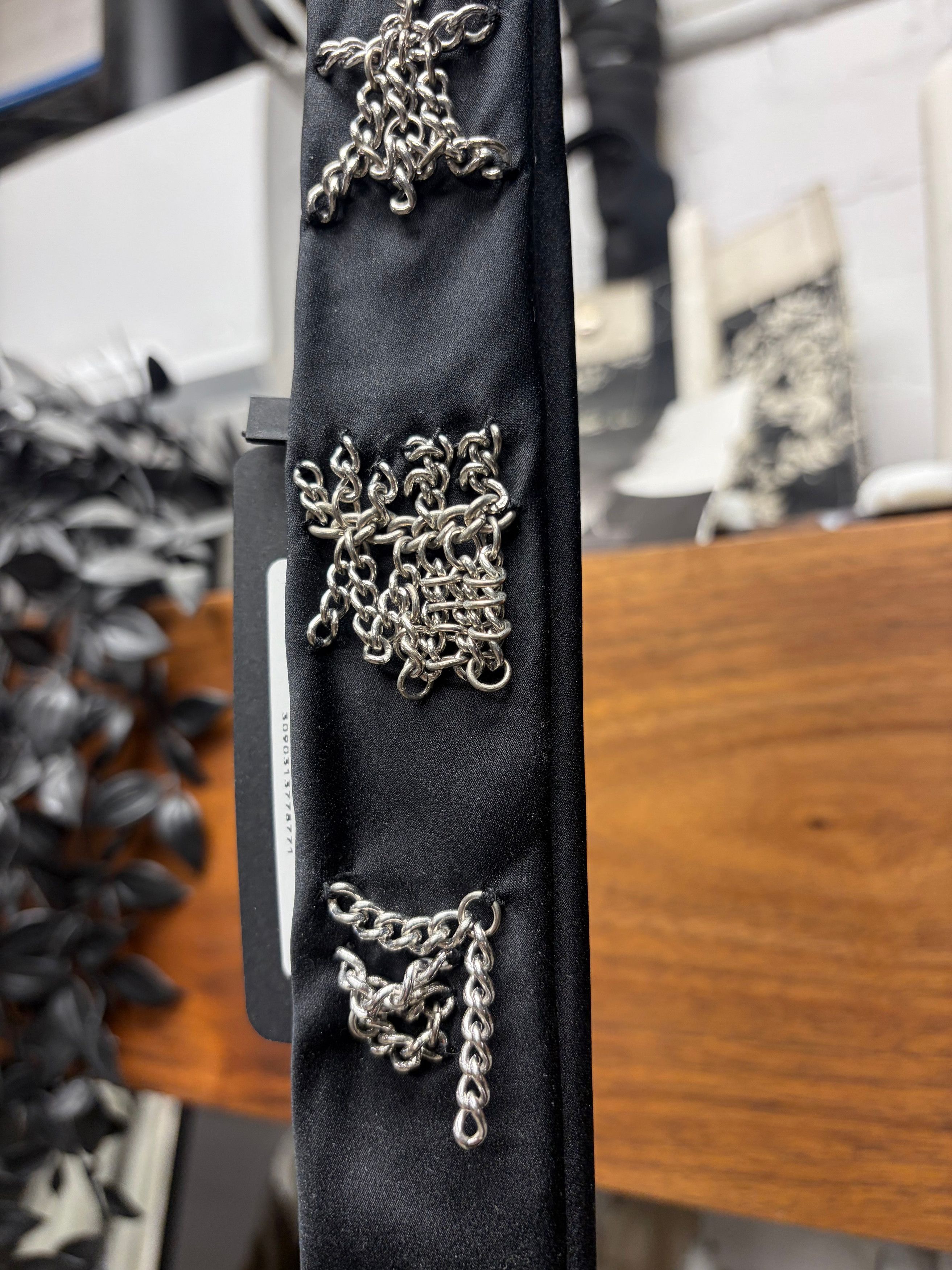 Yohji Yamamoto AW2016 Yohji Yamamoto Pour Homme ‘Chain Mail’ Black Silk Necktie Size ONE SIZE - 2 Thumbnail