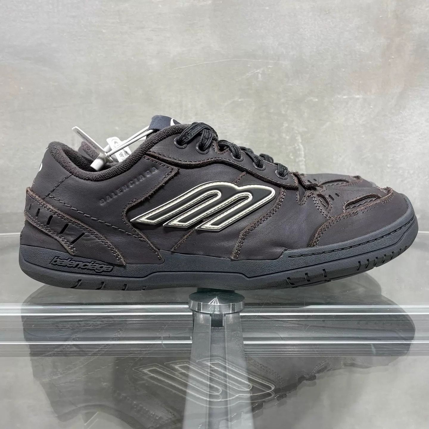 Balenciaga Balenciaga Hamptons Worn Out 25 Brown Sneakers 41 Size US 8 / EU 41 - 4 Thumbnail