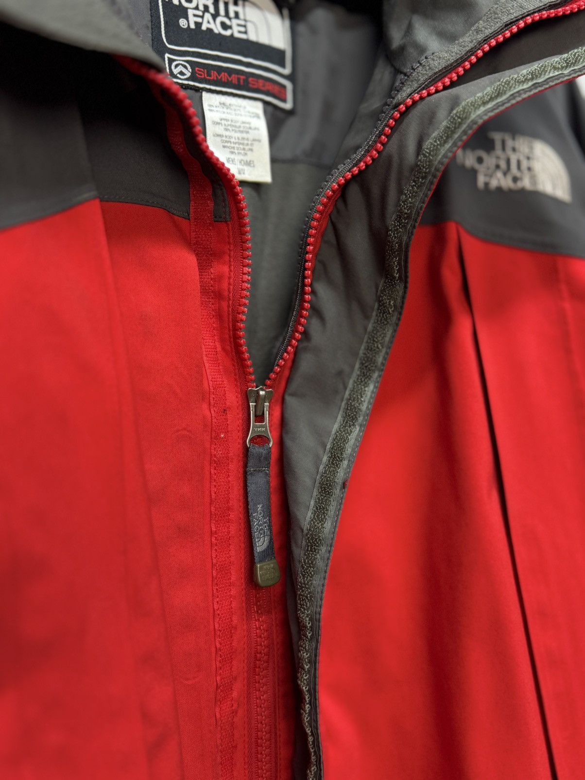 The North Face Vintage The north Face Gore-Tex Red Outdoor Arcteryx Style Size US M / EU 48-50 / 2 - 11 Thumbnail