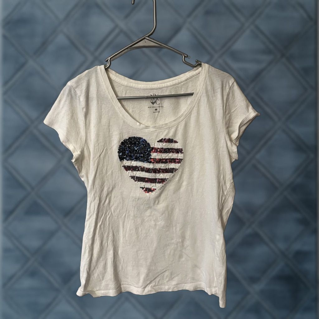 Vintage WOMENS New York & Company White Flag HEART T SHIRT NYC City Size L/White Size L / US 10 / IT 46 - 1 Thumbnail
