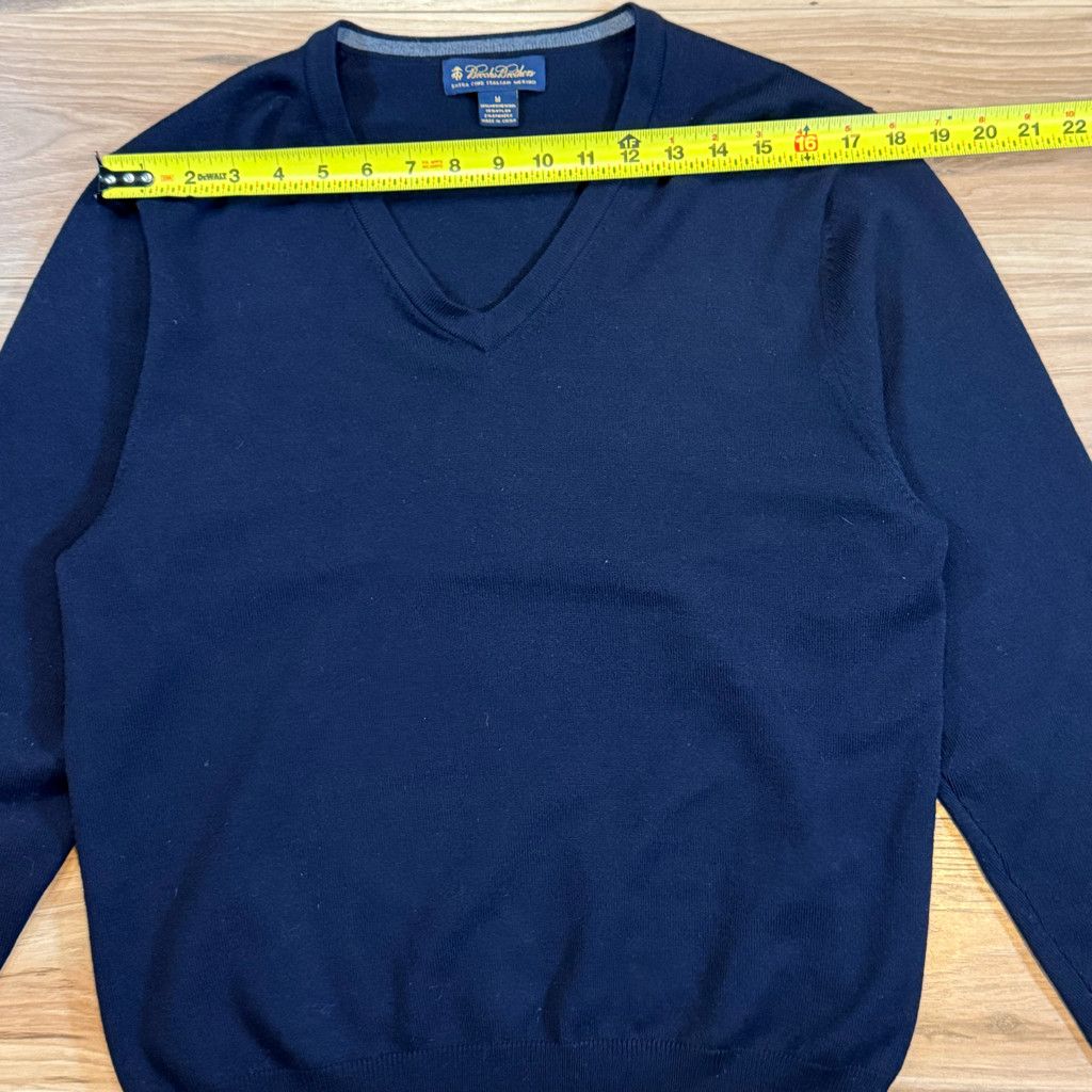 Brooks Brothers Brooks Brothers Men’s M Merino V-Neck Sweater Navy Size US M / EU 48-50 / 2 - 3 Thumbnail