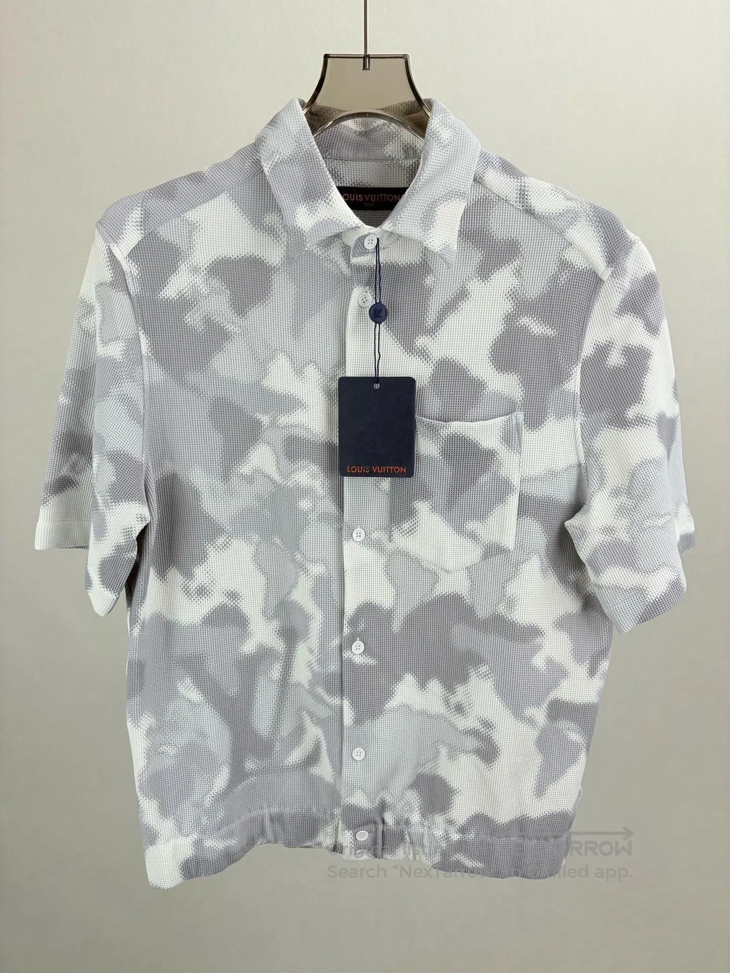 Louis Vuitton Louis Vuitton Men's Gray Camo Mesh Shirt. Size US M / EU 48-50 / 2 - 1 Thumbnail