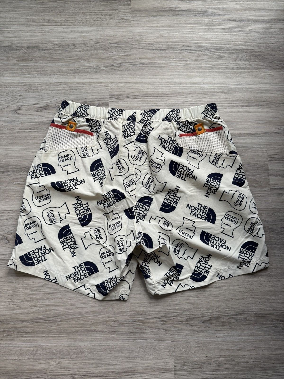 Brain Dead × The North Face Baggy Climber Short Vintage White Size US 34 / EU 50 - 2 Thumbnail