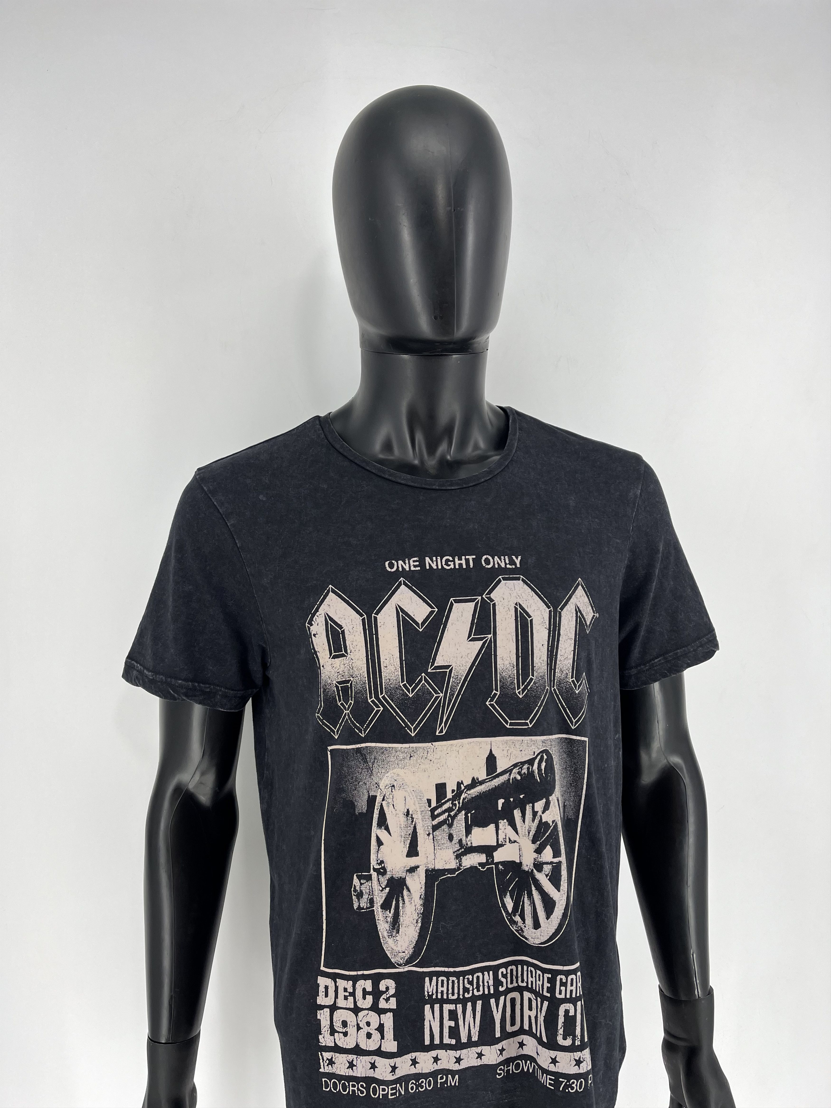 Band Tees × Vintage VINTAGE Y2K ACDC TEE SHIRT BAND TEE SIZE M Size US M / EU 48-50 / 2 - 3 Thumbnail