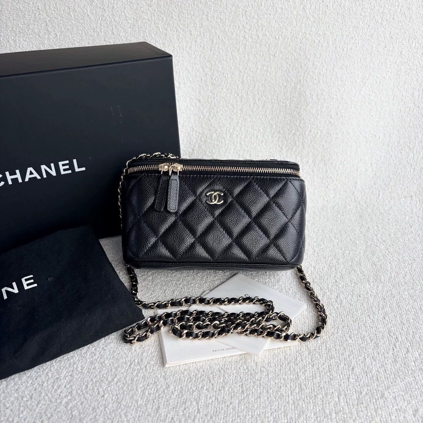 Chanel Pre-loved Bag Very good condition Size ONE SIZE - 1 Thumbnail