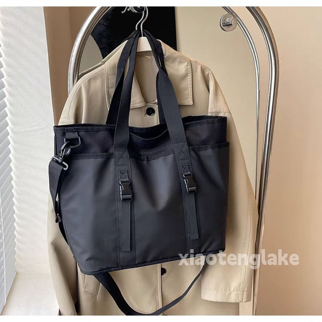 Japanese Brand crossbody 2way outdoor sports utility tote bag Size ONE SIZE - 4 Thumbnail