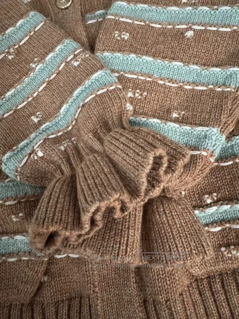 Chanel Chanel Autumn and Winter Maillard Brown V-neck Striped Seq Size XS / US 0-2 / IT 36-38 - 5 Thumbnail