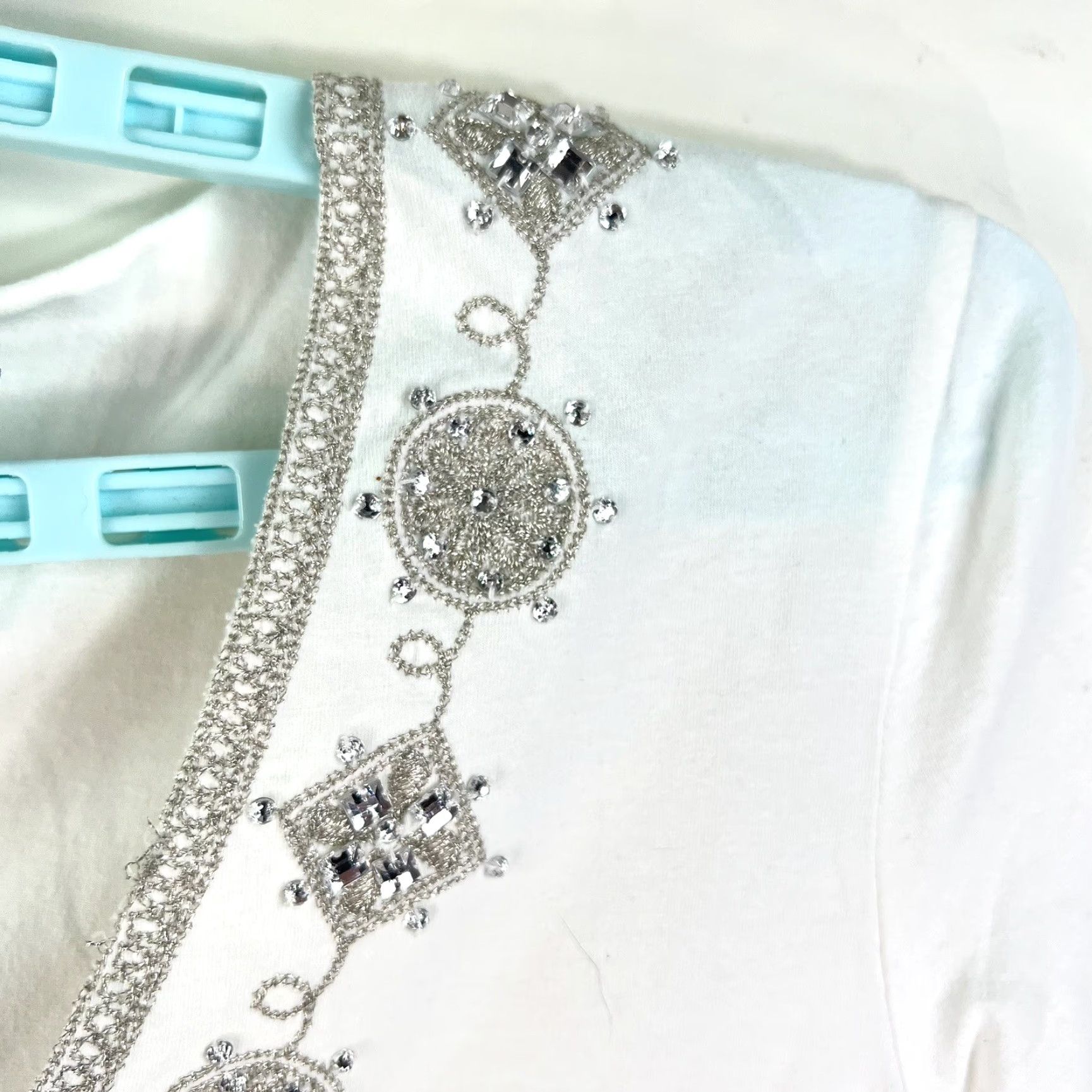 Vintage The Limited Sequined V-Neck Knit Top Juniors Size L White Casual T-Shirt Womens Size L / US 10 / IT 46 - 2 Thumbnail