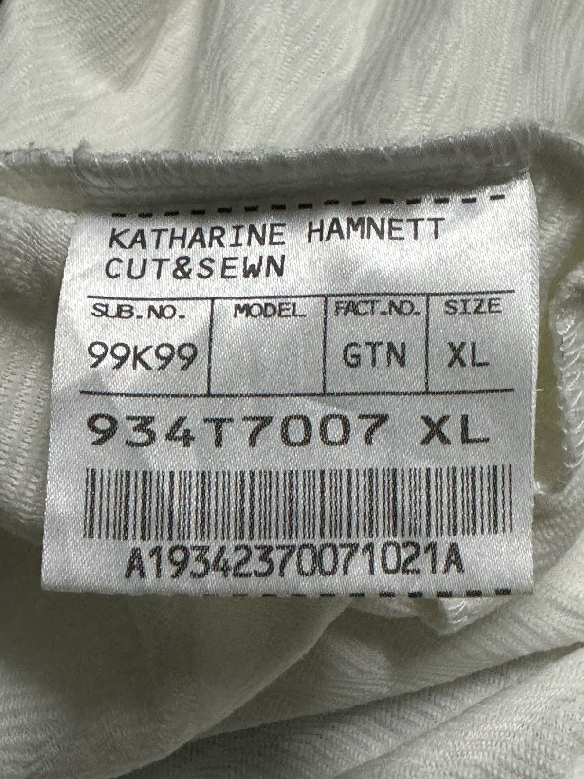 Katharine Hamnett London 💥 KATHERINE HAMNETT LONDON V-NECK TEE Size US XL / EU 56 / 4 - 8 Thumbnail