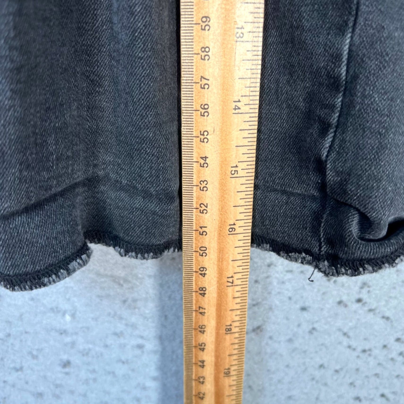 Won Hundred Won Hundred Womens Bermuda Shorts 28 Distressed Gray Denim Flat Front Low Rise 5-Pocket Cotton Blend Size 28" / US 6 / IT 42 - 5 Thumbnail