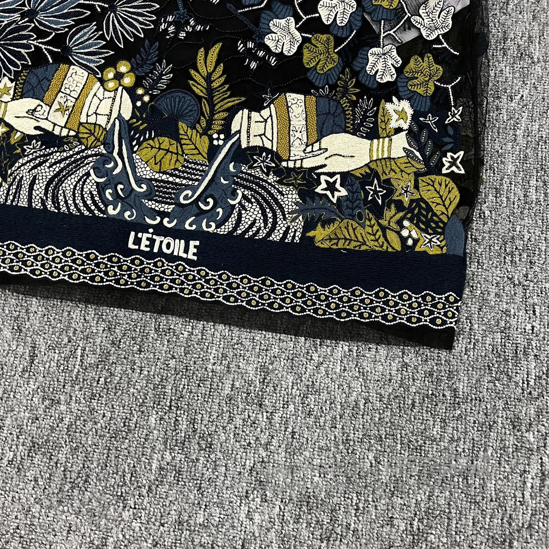 Dior Dior Heavy industry: Beaded embroidery, lace, mesh fabric Size S / US 4 / IT 40 - 4 Thumbnail