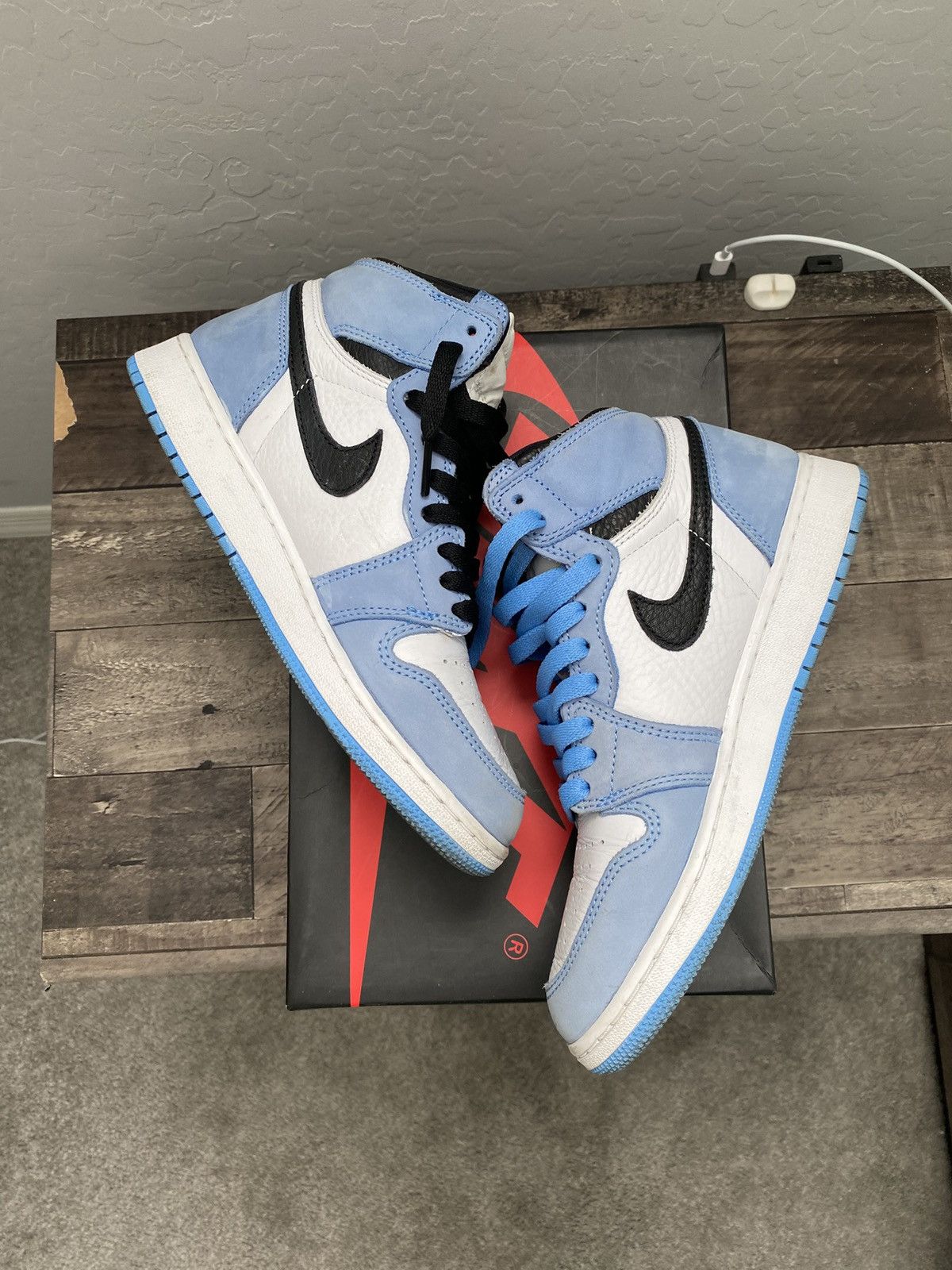 Jordan Brand Jordan 1 High UNC Size US 6 / EU 39 - 2 Thumbnail