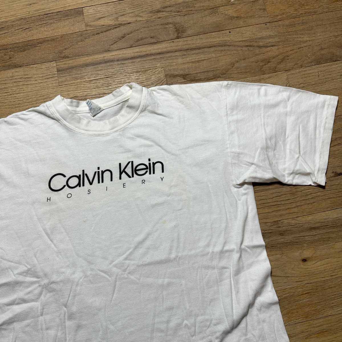 Calvin Klein × Vintage Vintage Calvin Klein Hosiery tee Size US L / EU 52-54 / 3 - 3 Thumbnail