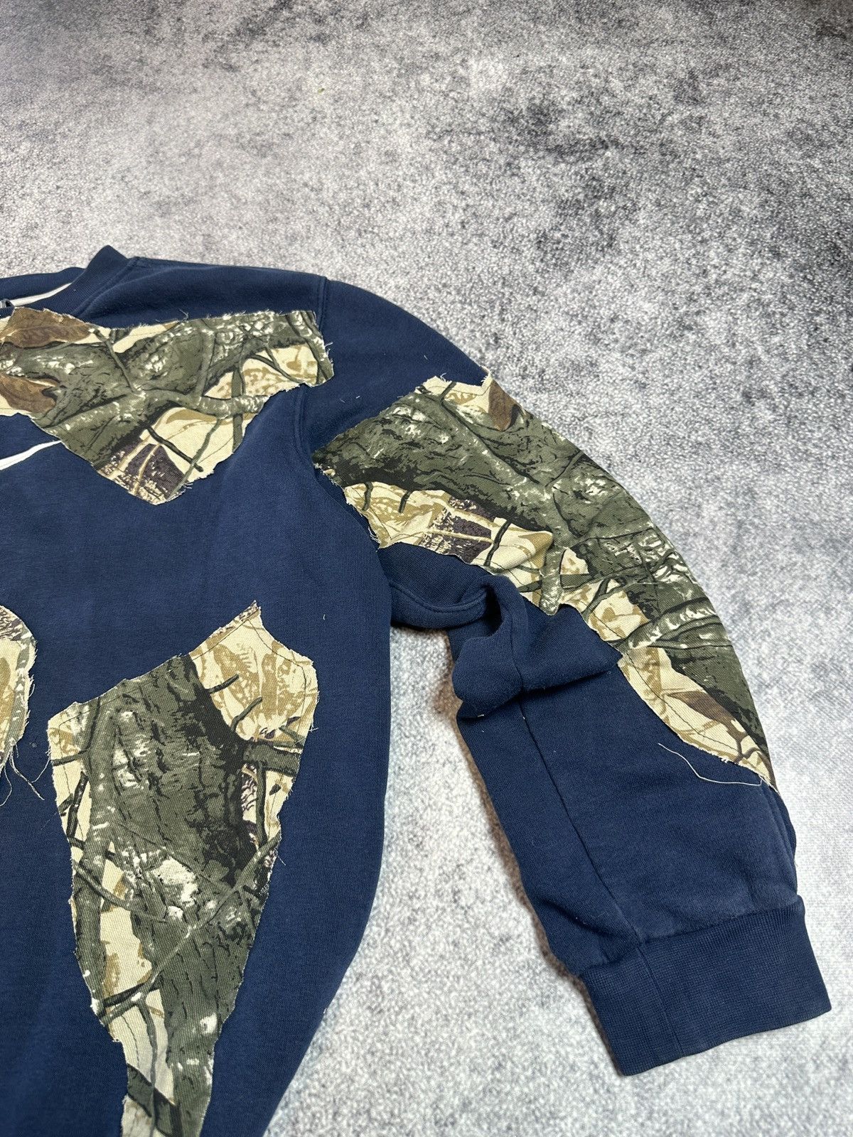 Nike Vintage Custom Camo Nike Big Swoosh Sweatshirt Streetwear XL Size US XL / EU 56 / 4 - 4 Thumbnail