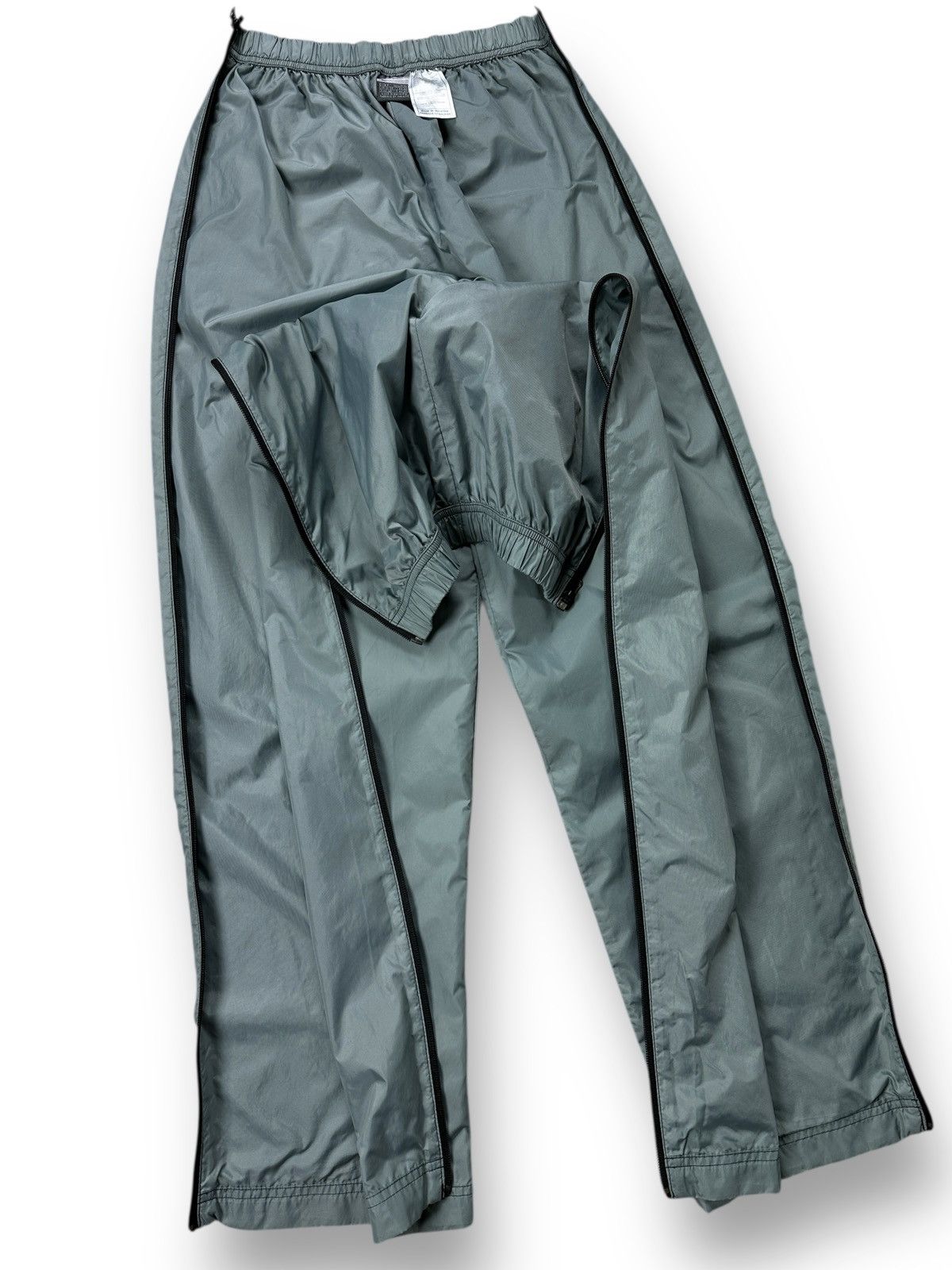 Nike Vintage Y2K Nike Nylon Full Zip Venting Track Pants Men’s S Size US 30 / EU 46 - 14 Thumbnail