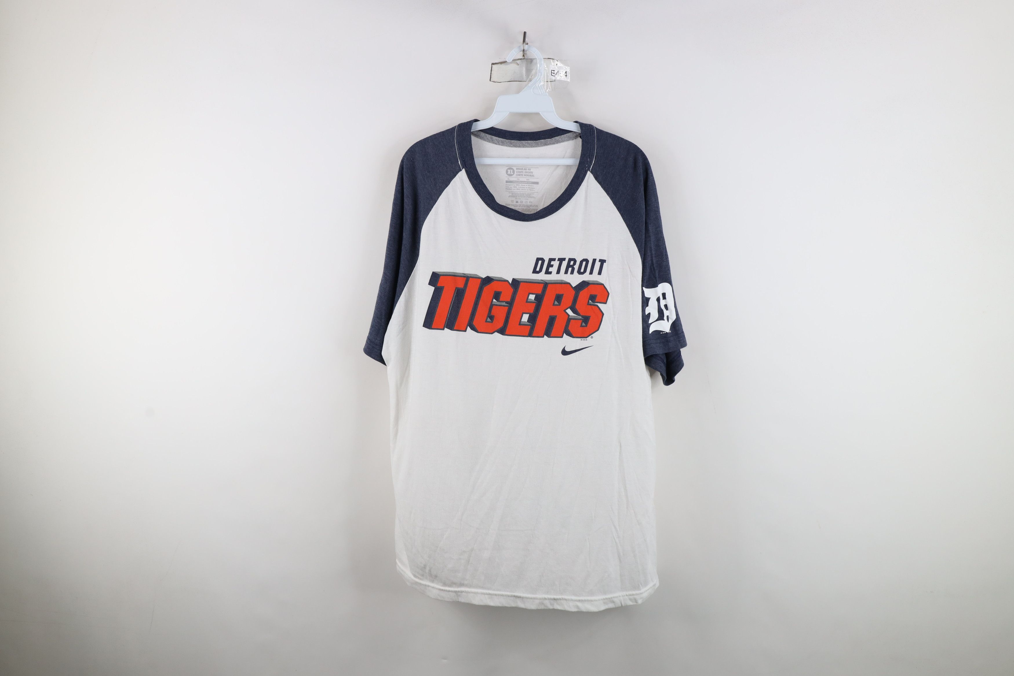 Nike Vintage Y2K Nike Tigers Baseball Raglan Jersey T-Shirt Size US XL / EU 56 / 4 - 1 Thumbnail