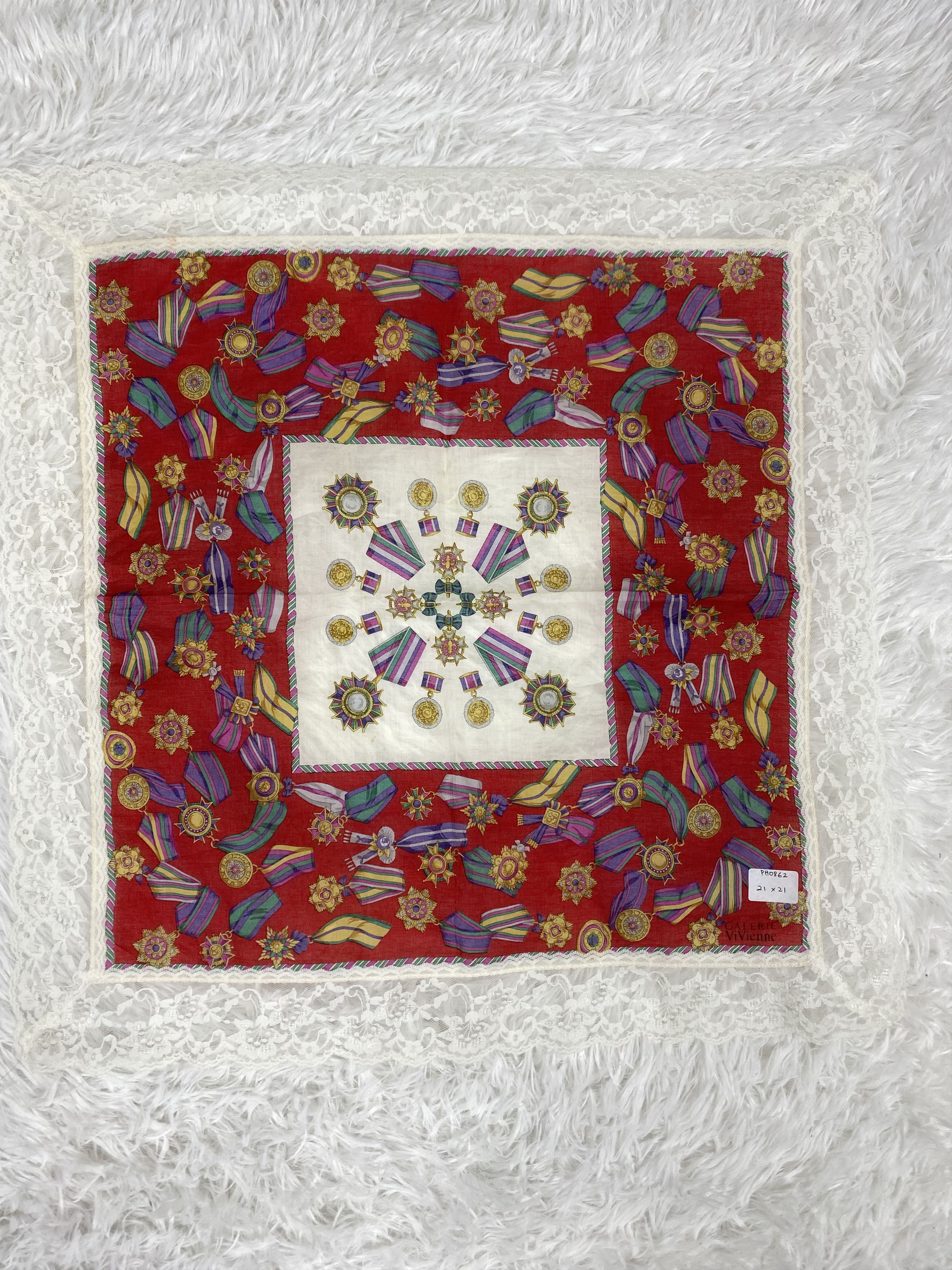 Designer × Vintage Vintage Galerie Vivienne Handkerchief Neckerchief PH0862 Size ONE SIZE - 3 Thumbnail