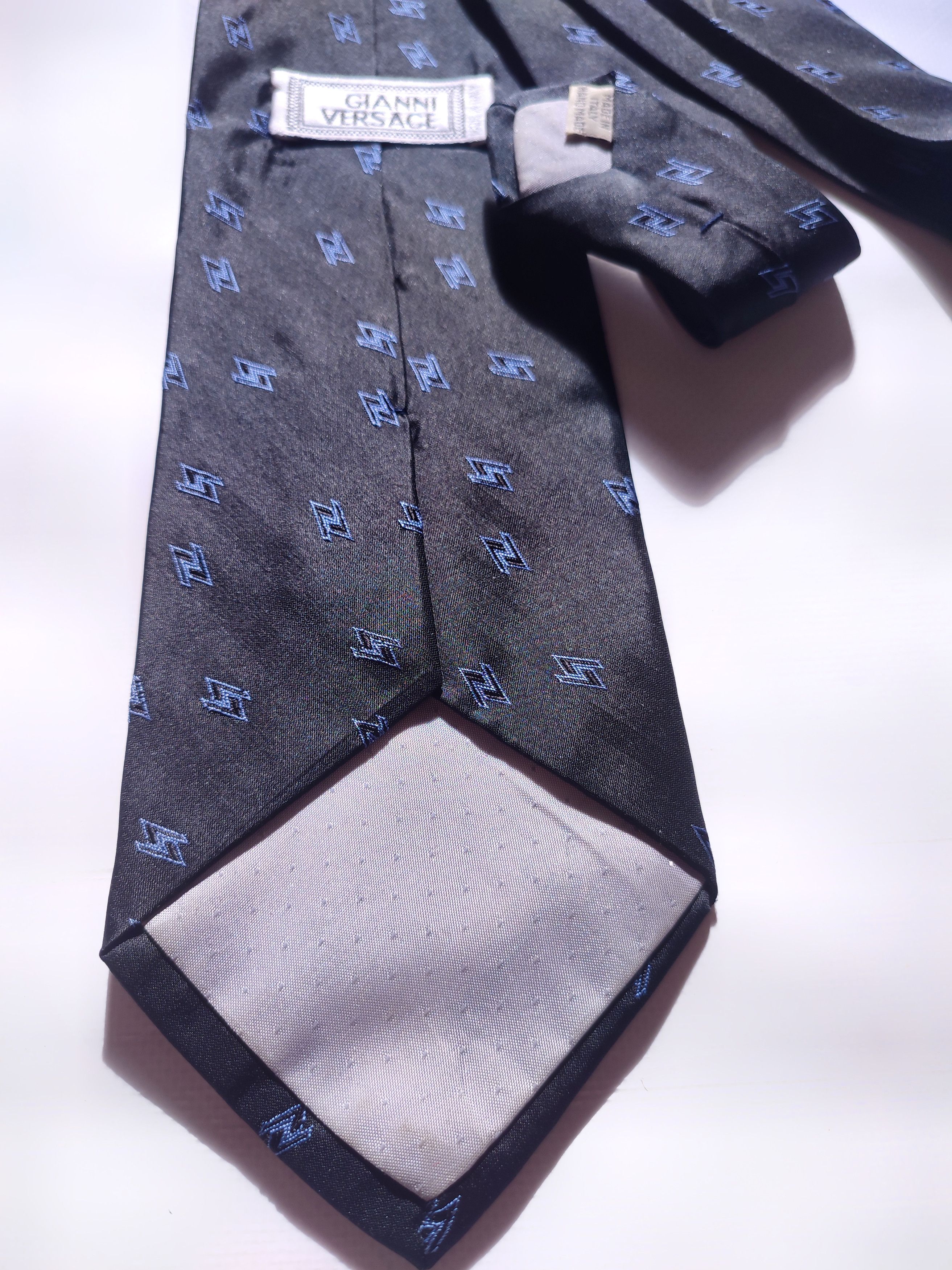 Versace × Vintage Vintage Gianni Versace Thunder Silk Hand Made Tie Size ONE SIZE - 5 Thumbnail