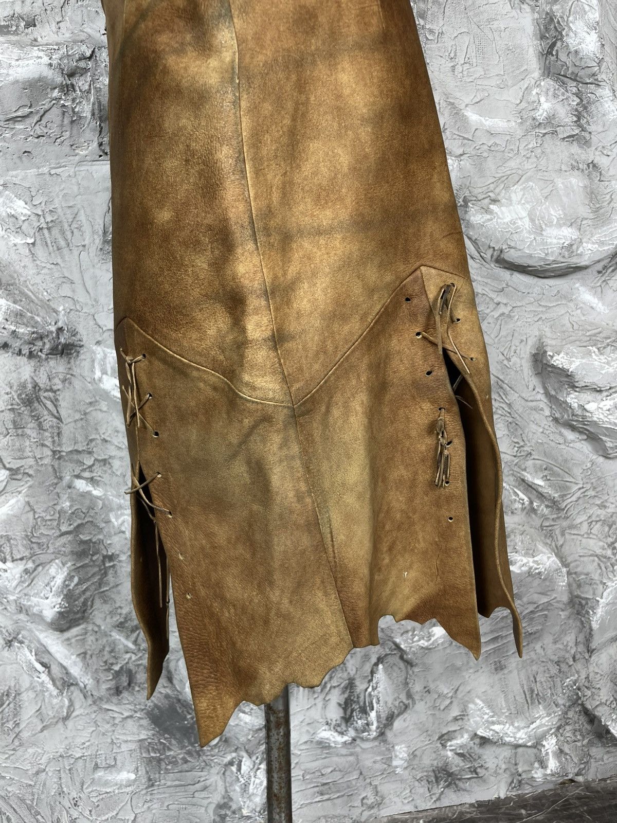 If Six Was Nine × Le Grande Bleu (L.G.B.) Primitive Post-Apocalyptic Fashion Vintage Leather Skirt Size 26" / US 2 / IT 38 - 6 Thumbnail