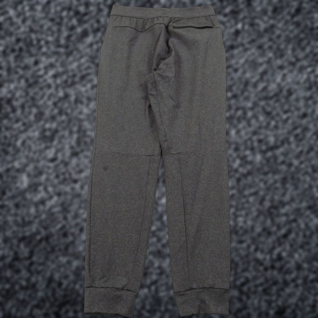 Lululemon **Lululemon Mens Joggers Medium Heathered Black Tapered Pant 30x30** User: **Lululemon Mens Medium Heathered Black Jogger Pant 30x30** Size US 31 - 1 Thumbnail