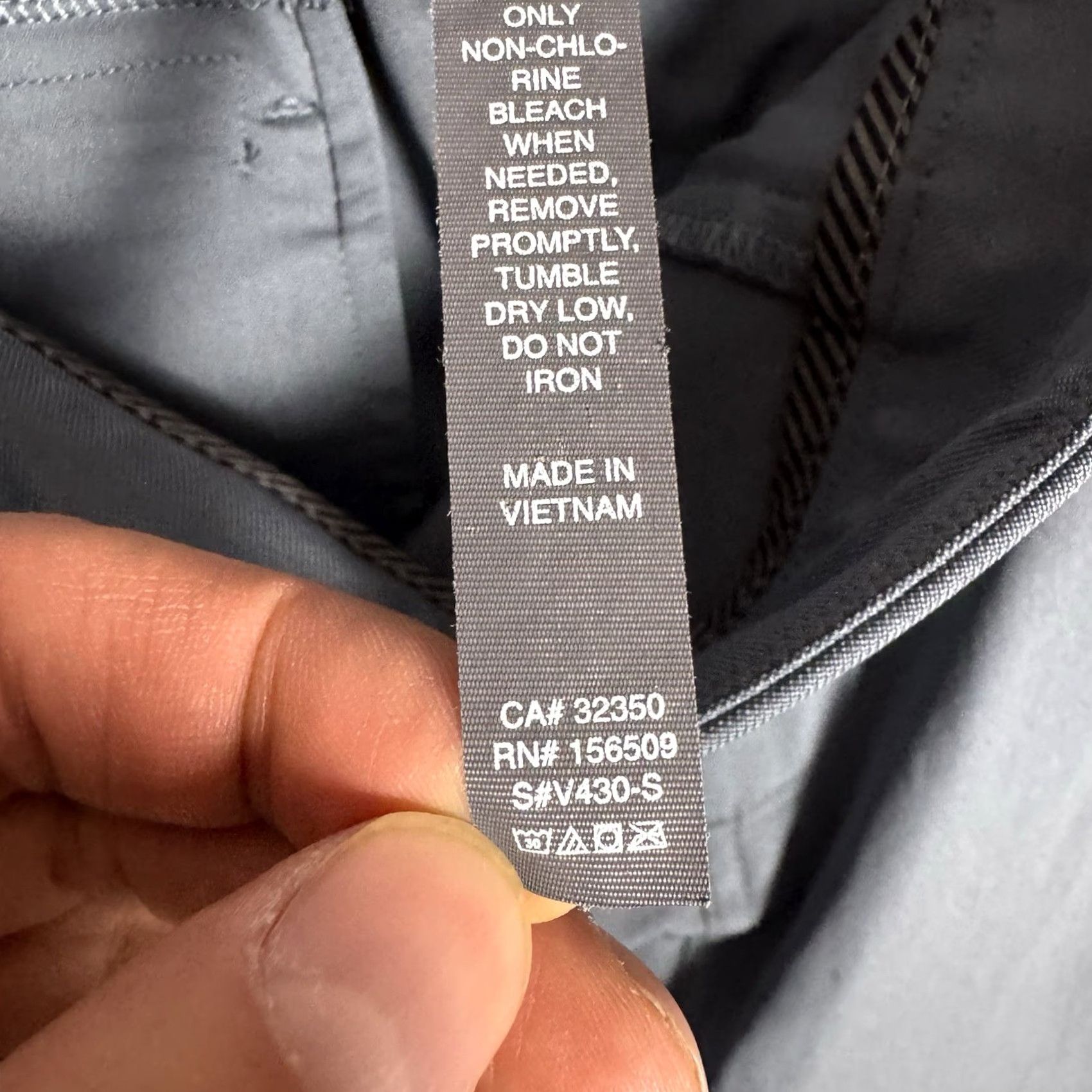 Vuori Vuori Meta Pants Mens 36x30 Slim Fit Stretch V430 Blue Chino Casual Preppy Mens Pants Regular Size 36 Blue Slim Fit Tapered Style: Chino Size US 36 / EU 52 - 6 Thumbnail