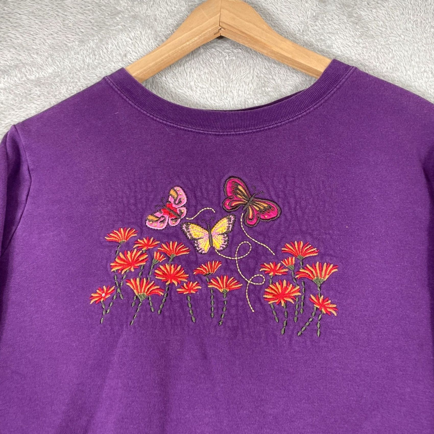 Basic Editions VINTAGE Sweatshirt Women Large Purple Embroidered Butterfly Floral Cottagecore Size L / US 10 / IT 46 - 2 Thumbnail