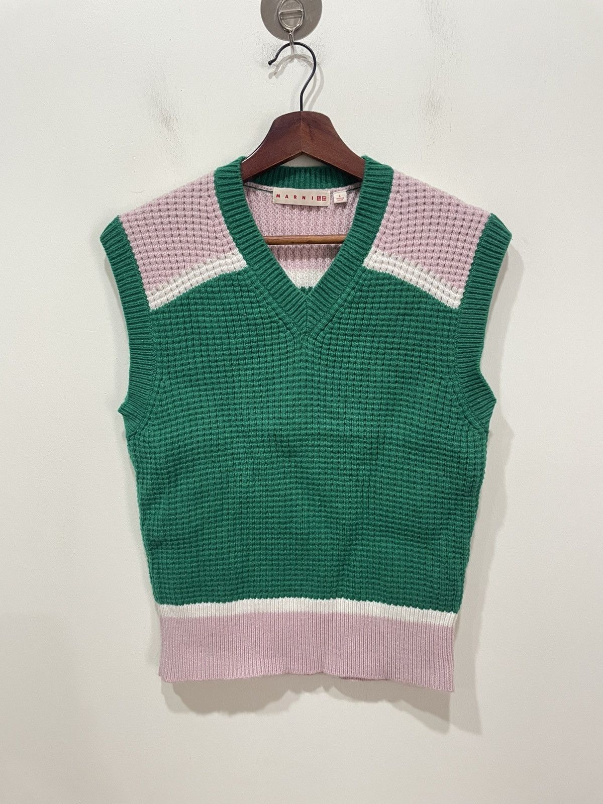 Marni × Uniqlo Marni NonSleeves Top Size L / US 10 / IT 46 - 1 Thumbnail