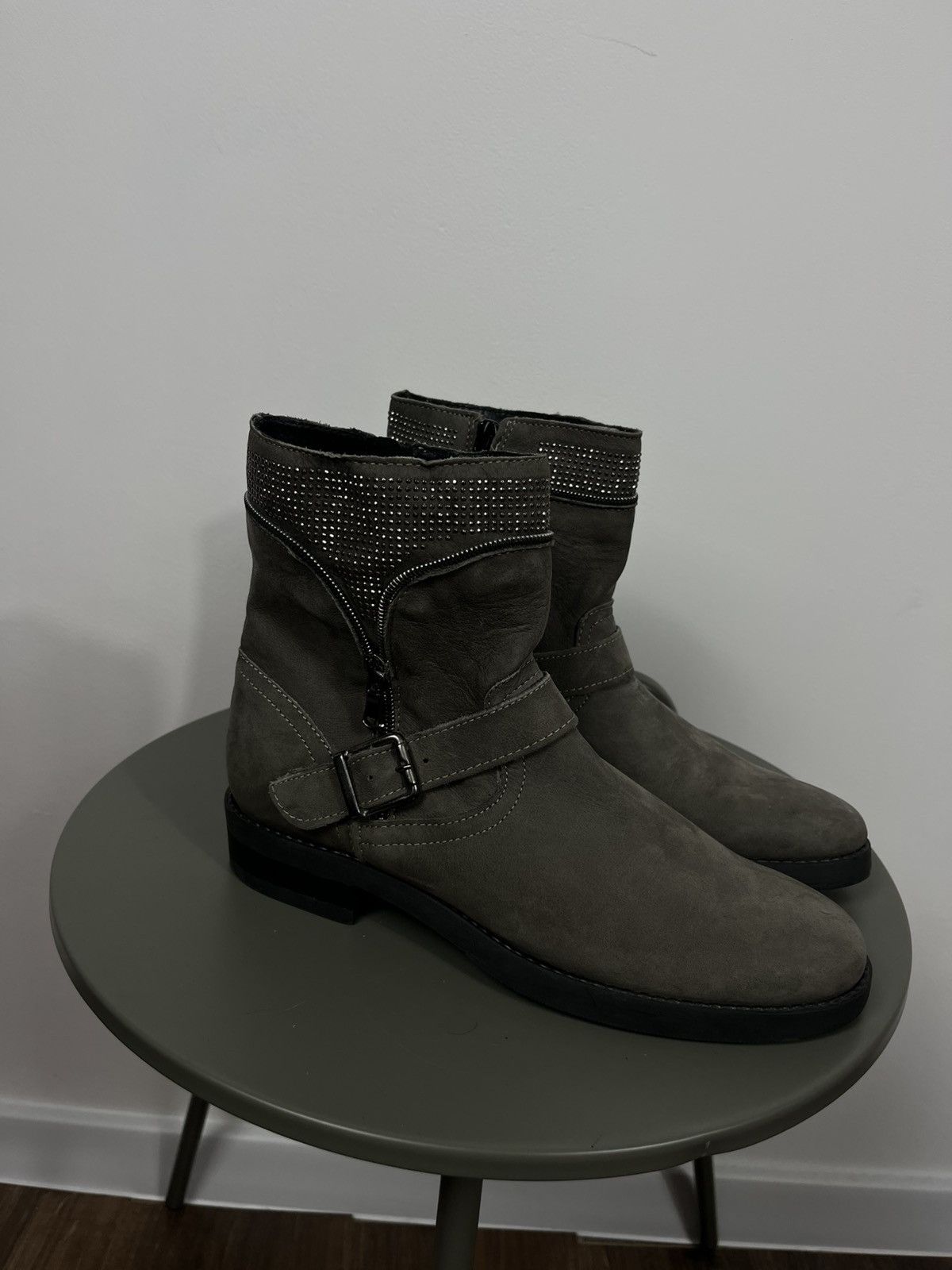 Vintage Women’s Suede Ankle Boots Zip Buckle Studded Gray Size EU 40 Size US 9.5 / IT 39.5 - 3 Thumbnail