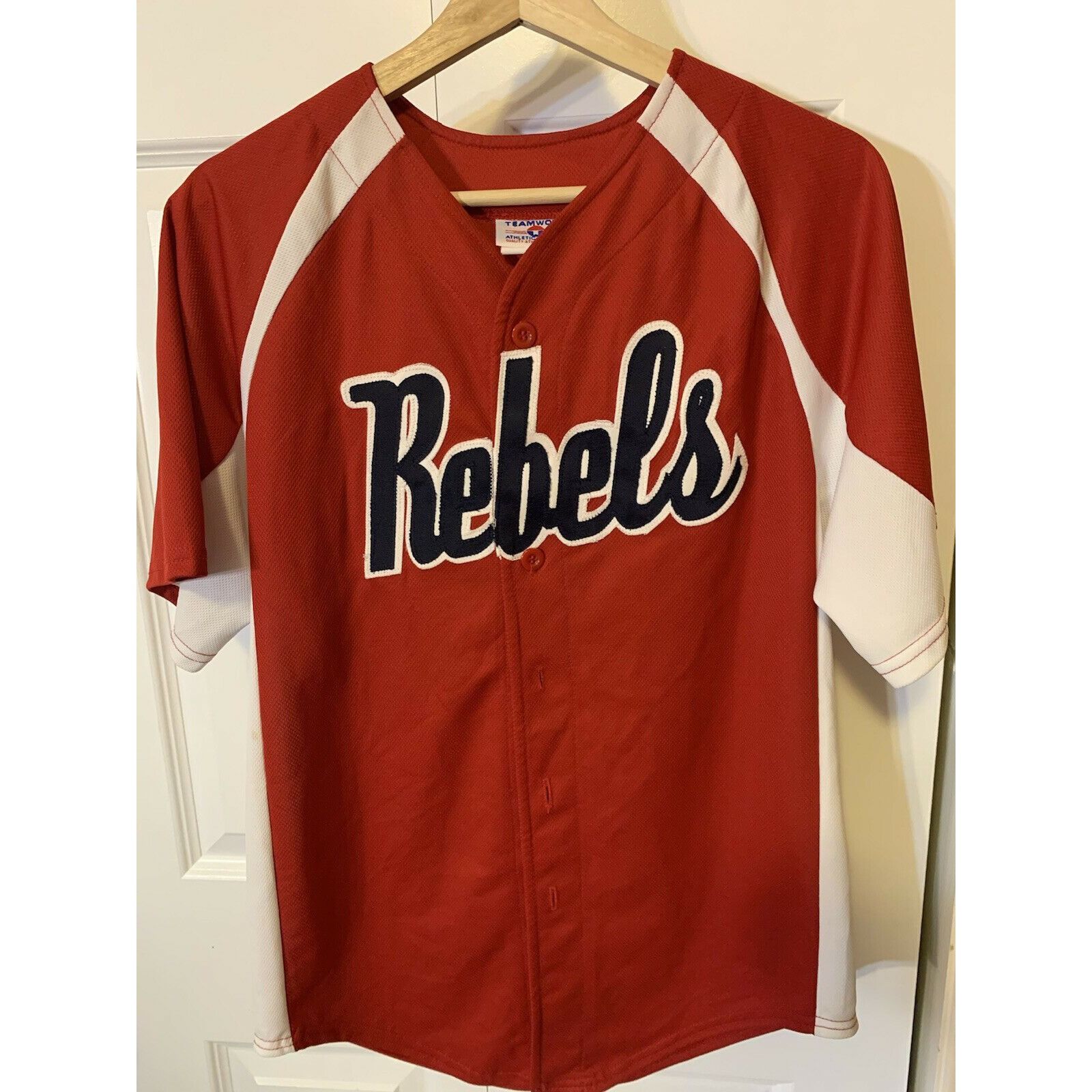 Other Teamwork REBELS Men’s Sz L 34-36 Baseball jersey no 14 red b Size US L / EU 52-54 / 3 - 1 Thumbnail