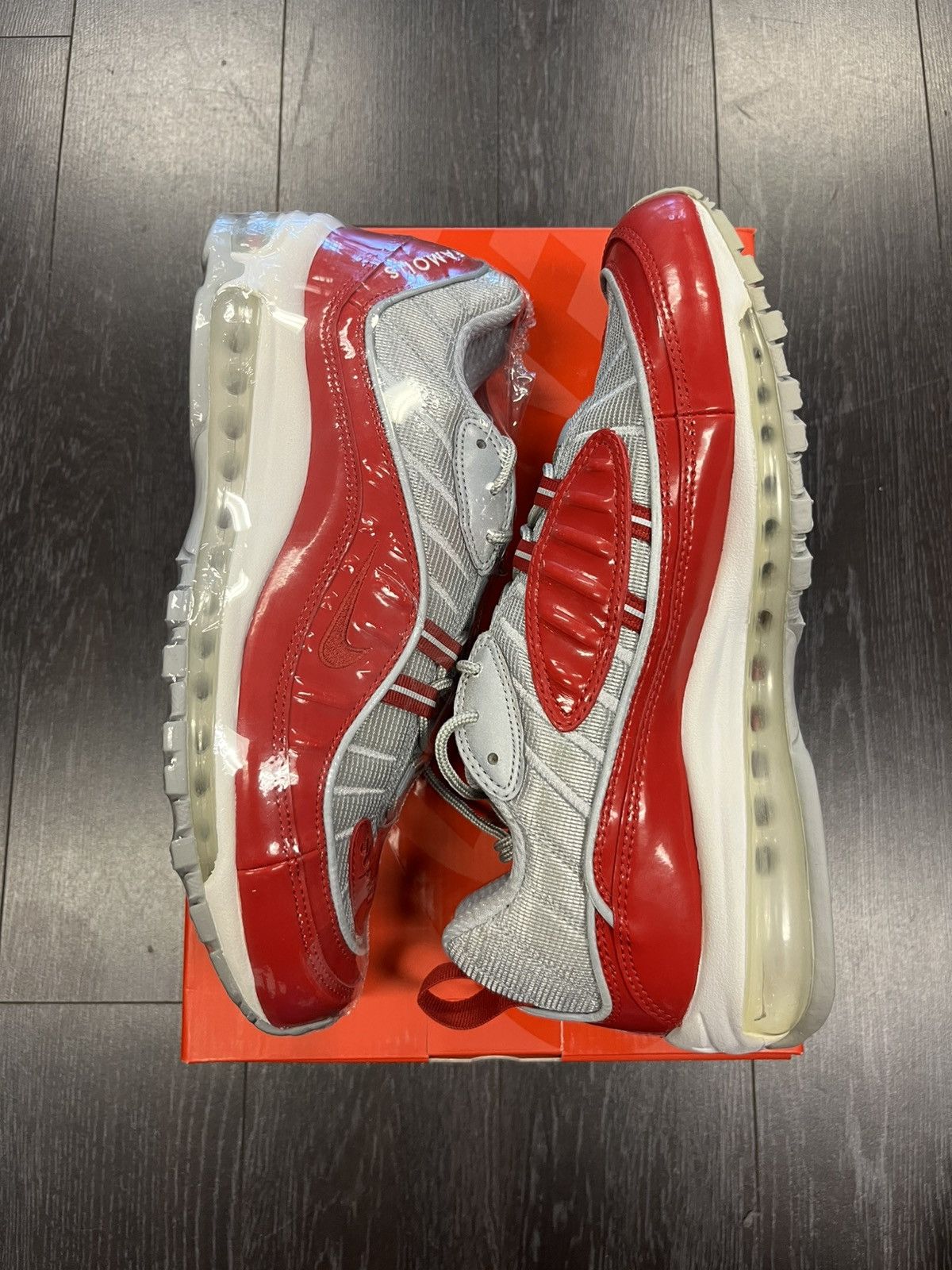 Nike × Supreme Nike Air Max 98 Supreme Varsity Red 2016 Size US 9.5 / EU 42-43 - 2 Thumbnail