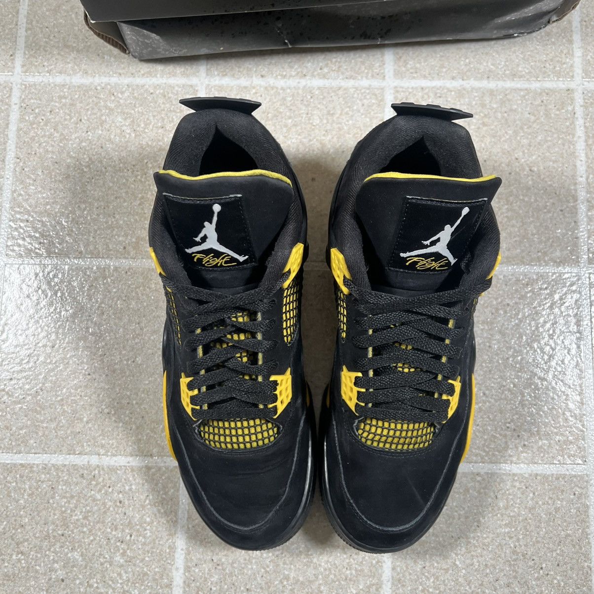 Jordan Brand Jordan 4 Retro Yellow Thunder 2023 Size 10.5 Black Size US 10.5 / EU 43-44 - 3 Thumbnail