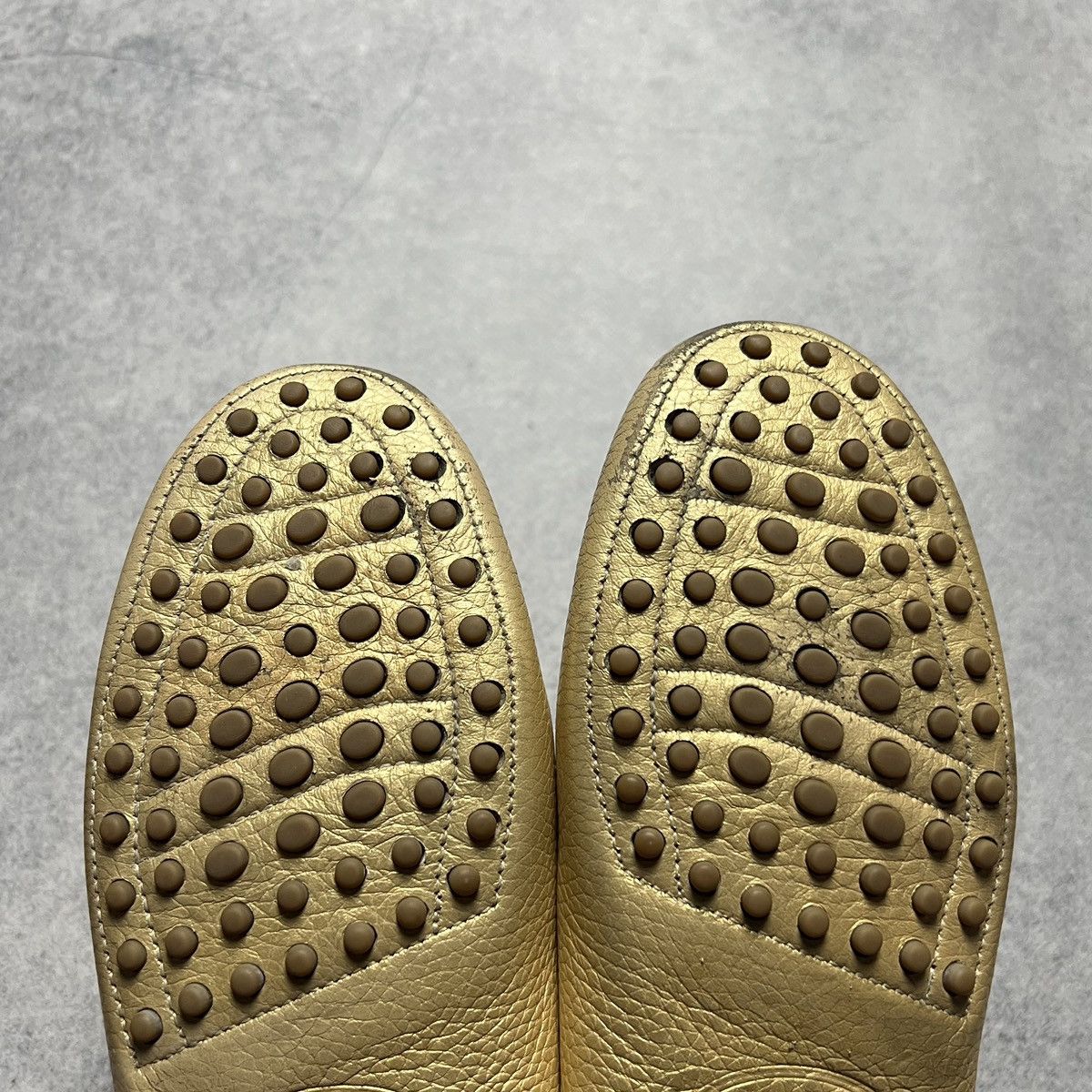 Tod's Vintage Tods Leather Gold Loafers Size 39 Size US 9 / IT 39 - 8 Thumbnail