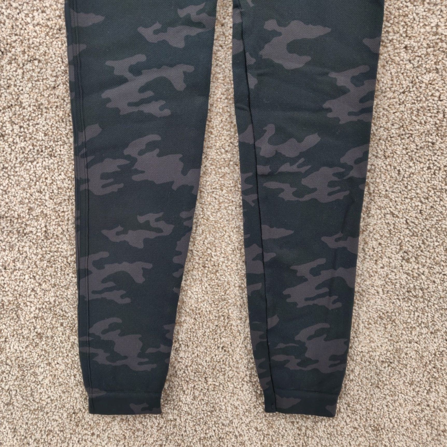 Spanx Spanx Leggings Women's M Camouflage Multicolor Breathable Compression Stretch Inseam 25 in Tapered Regular Activewear Athleisure Womens Size 32" / US 10 / IT 46 - 3 Thumbnail