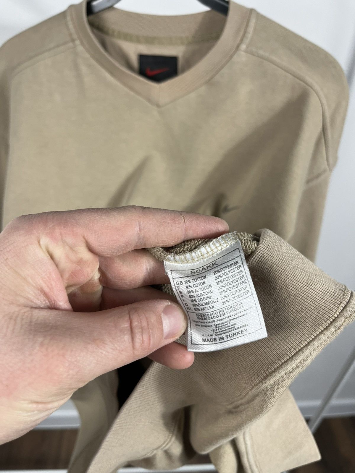Nike Nike Vintage Sweatshirt Men’s XL Beige V Neck Classic Logo Size US XL / EU 56 / 4 - 7 Thumbnail
