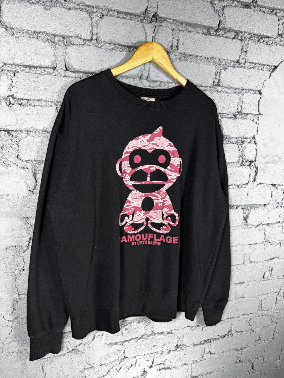 Japanese Brand Vintage UITTG baby Camouflage Big Logo Sweatshirt Size US XXL / EU 58 / 5 - 2 Thumbnail