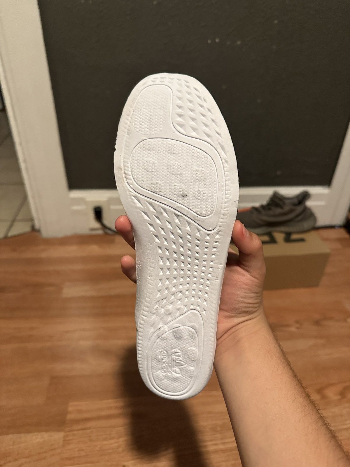 Yeezy Yeezy 350 beluga size 9.5 Size US 9.5 / EU 42-43 - 5 Thumbnail