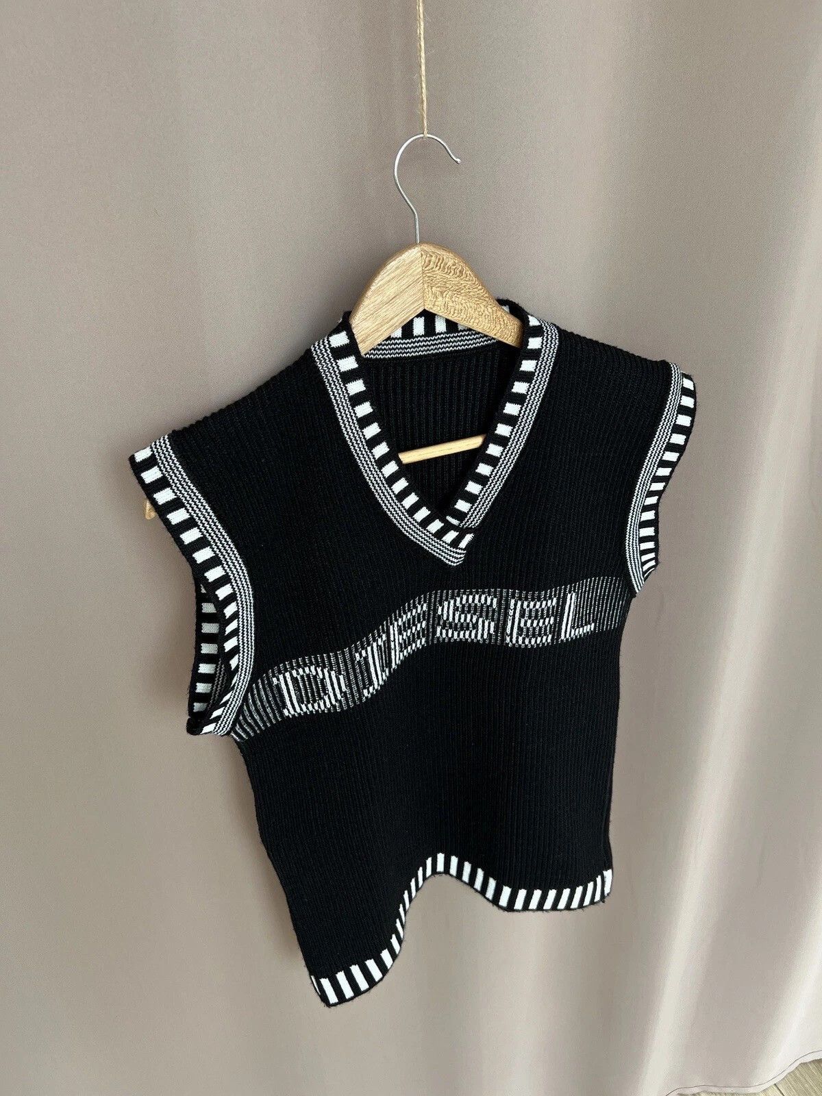 Diesel Diesel Knit Womens Vest Size S/M Big Logo Sleeveless Size S / US 4 / IT 40 - 5 Thumbnail