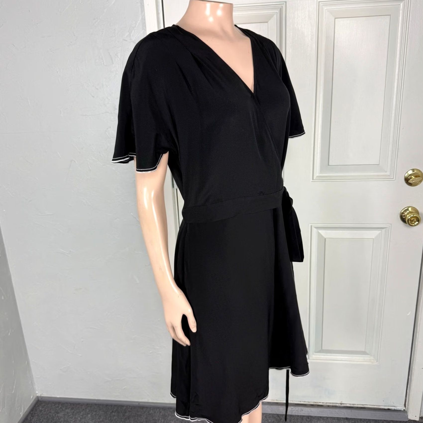 Diane von Furstenberg Diane Von Furstenberg Romper 10 Silk V neck Tie Designer Women's Vv28 Size 32" / US 10 / IT 46 - 4 Thumbnail